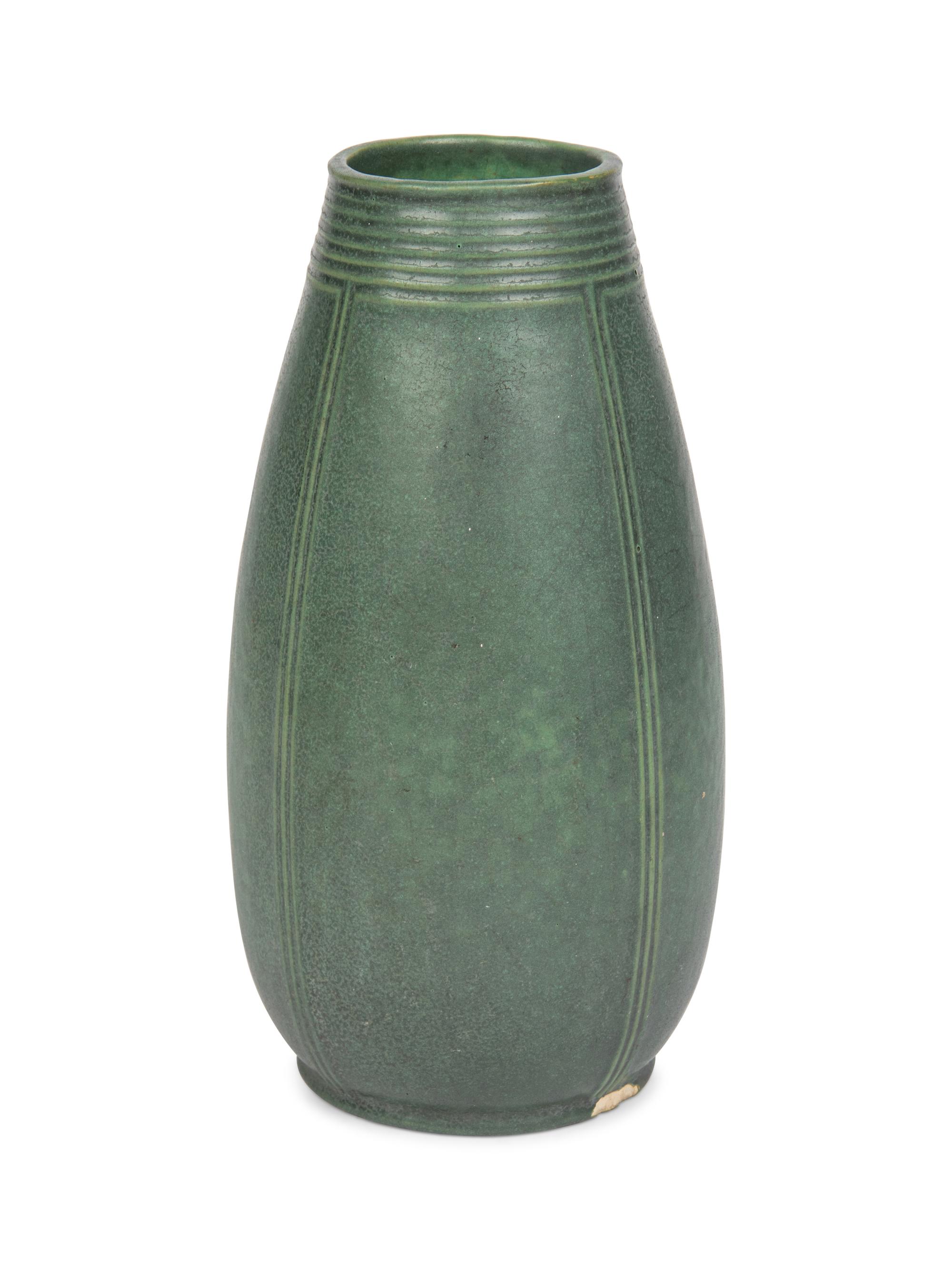 Vase, model 252