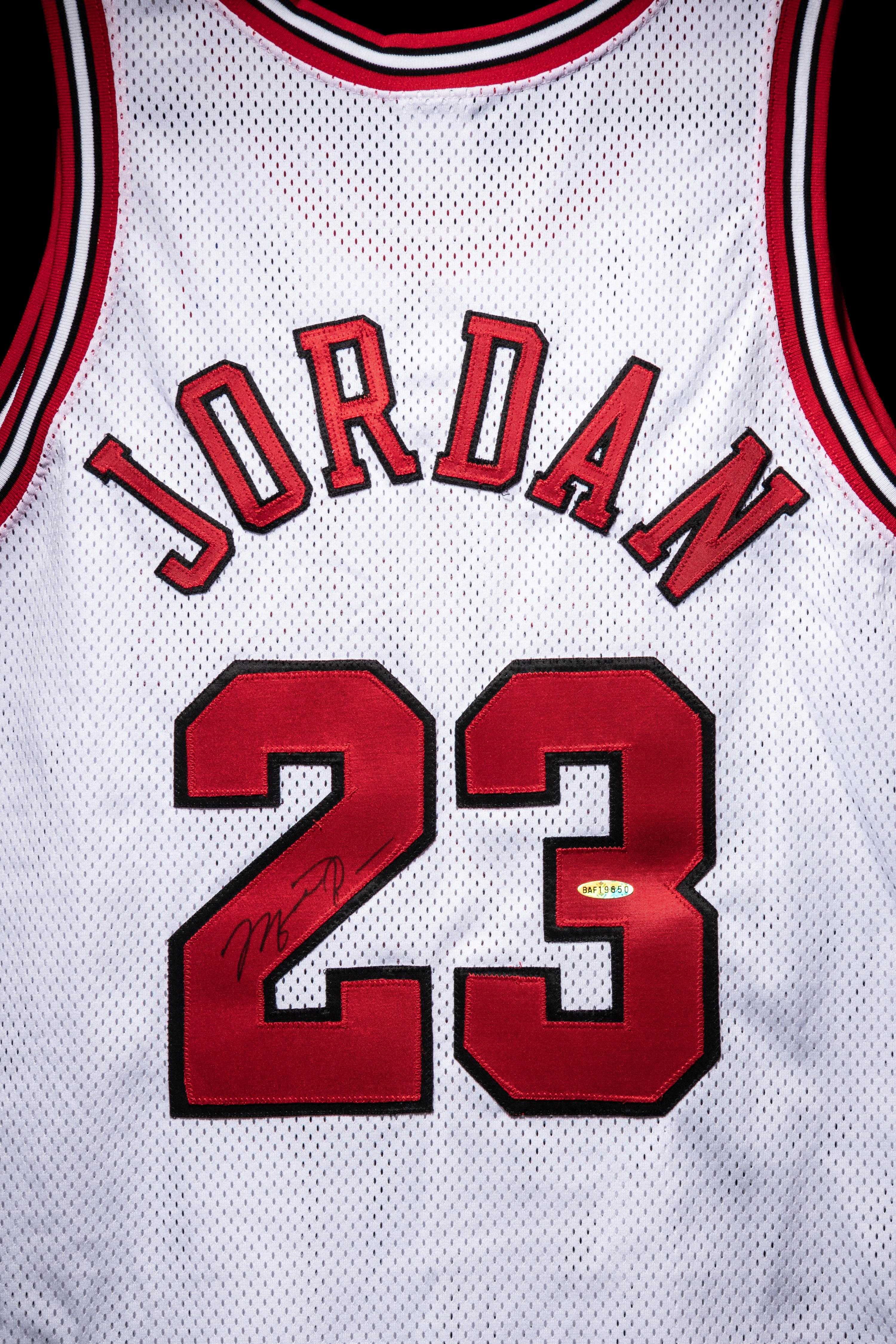 A Michael Jordan Chicago Bulls Signed Autograph Authentic Home 23 Nike Jersey (Upper Deck Authenticated)
