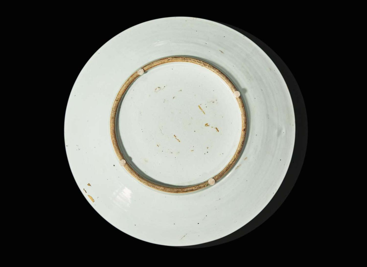 A Chinese export porcelain charger, 19th century 外銷瓷大盤 十九世紀