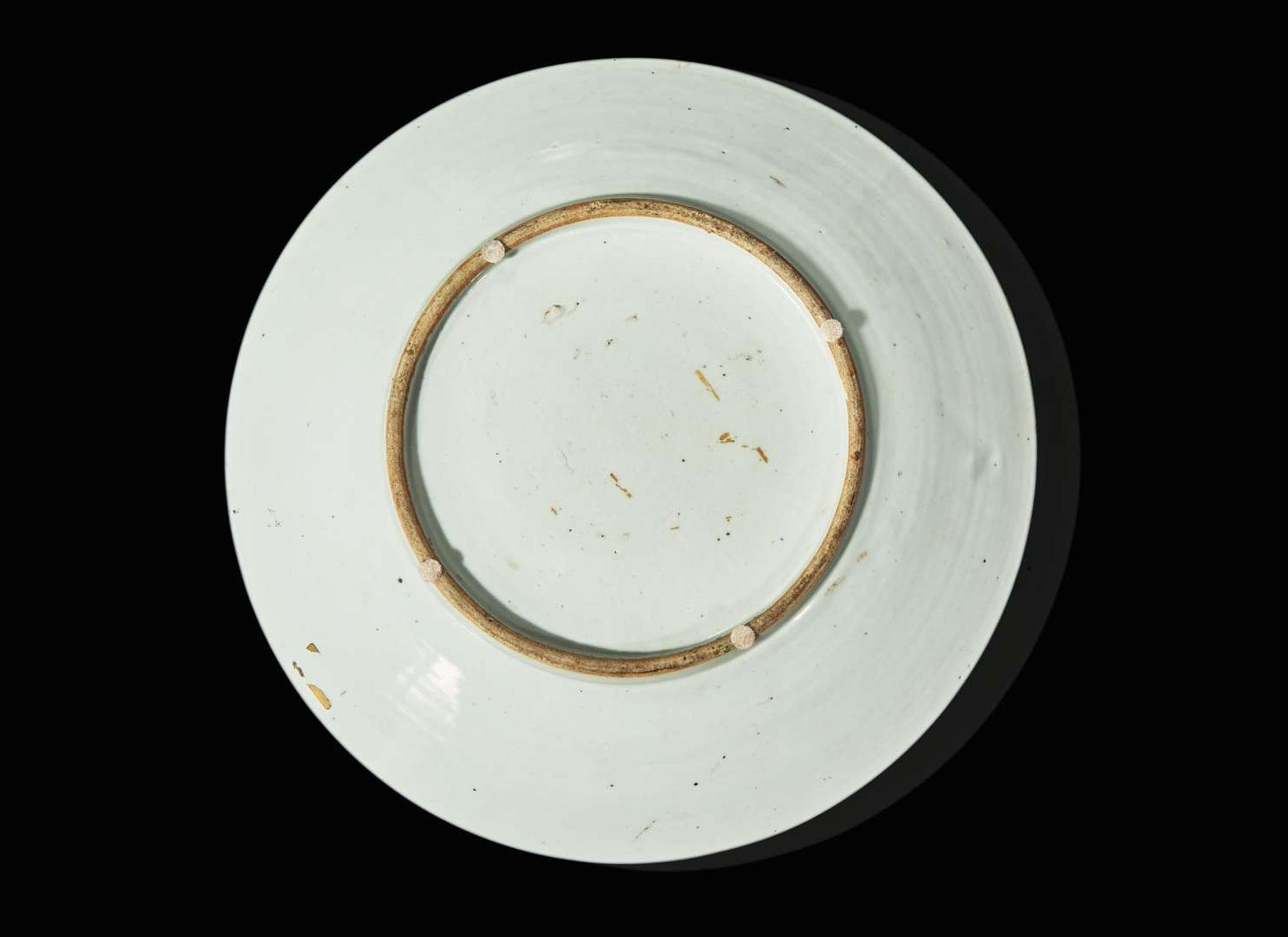 A Chinese export porcelain charger, 19th century 外銷瓷大盤 十九世紀