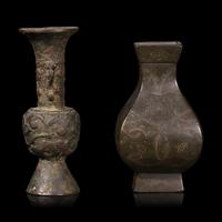 Two Miniature Chinese Bronze Vases, Yuan Dynasty and Later 元或更晚 銅賞瓶兩件
