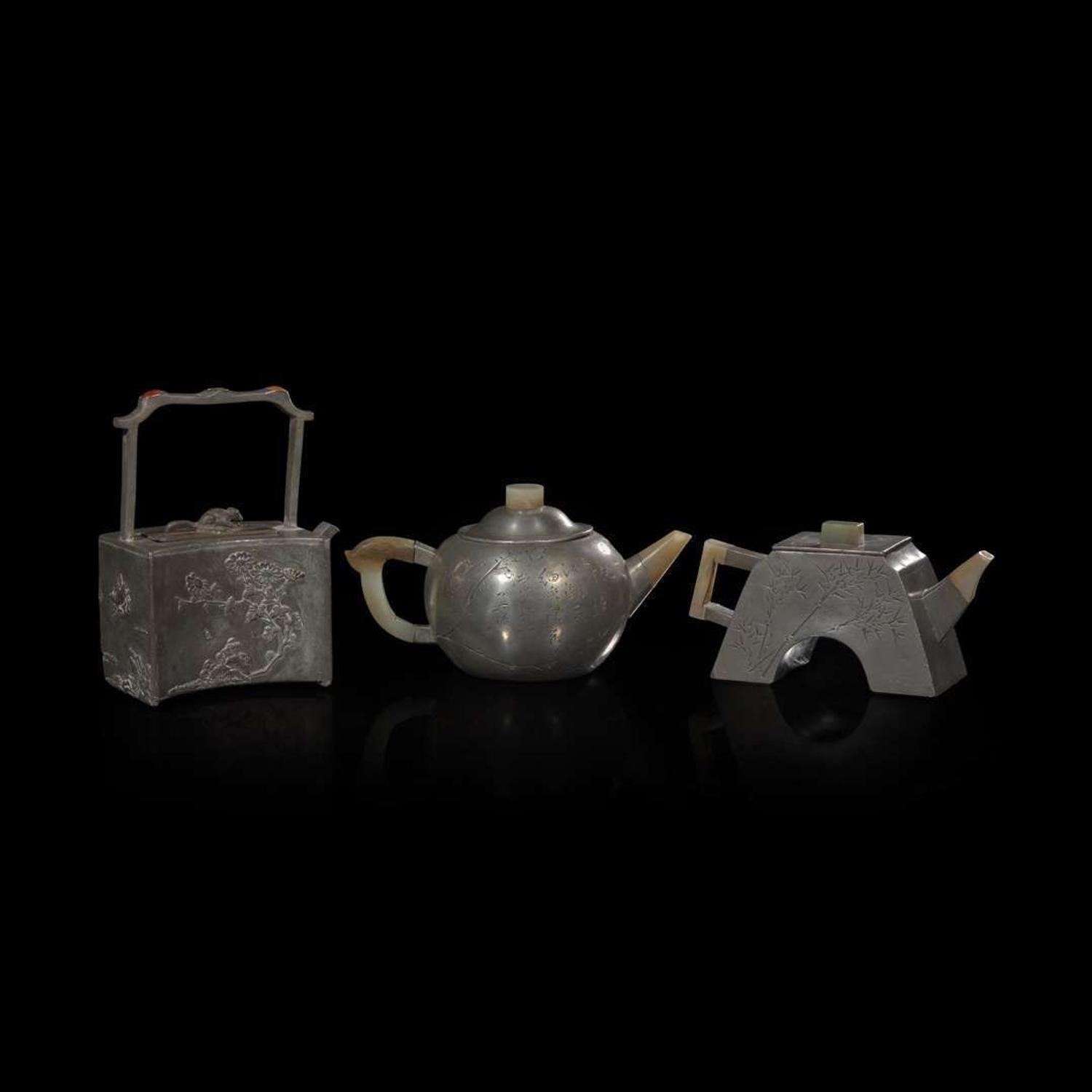A group of three Chinese jade-mounted pewter teapots 嵌玉錫包茶壺一組三把