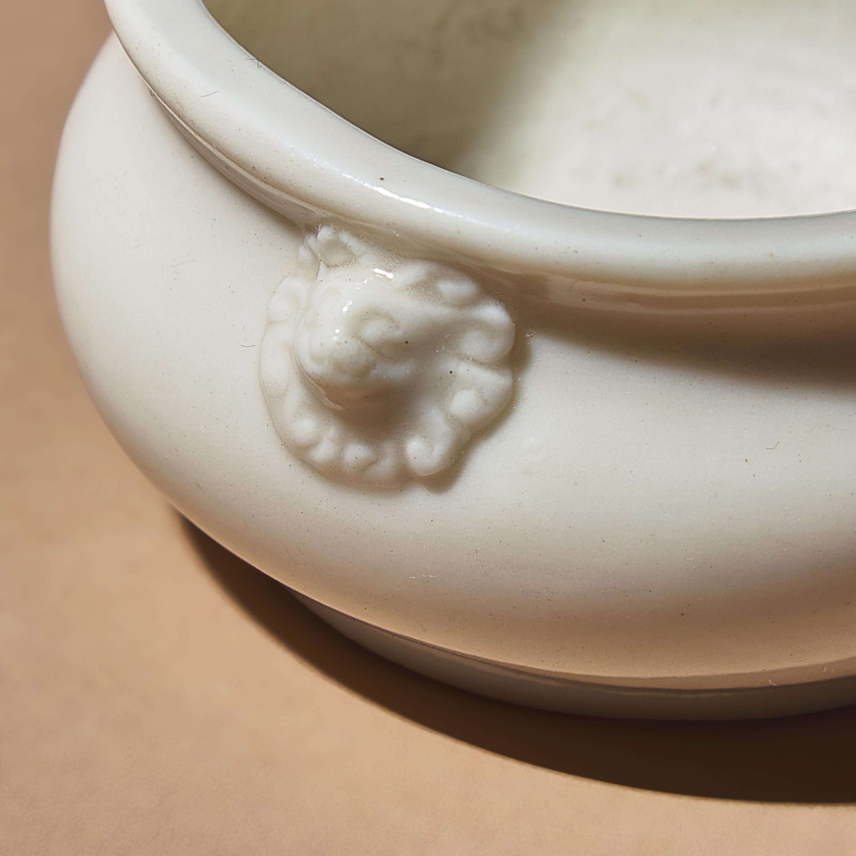 Two Chinese Blanc-de-Chine Porcelain Incense Burners, 17th-18th Century — 清早中期 德化白瓷雙輔首耳小香爐兩具