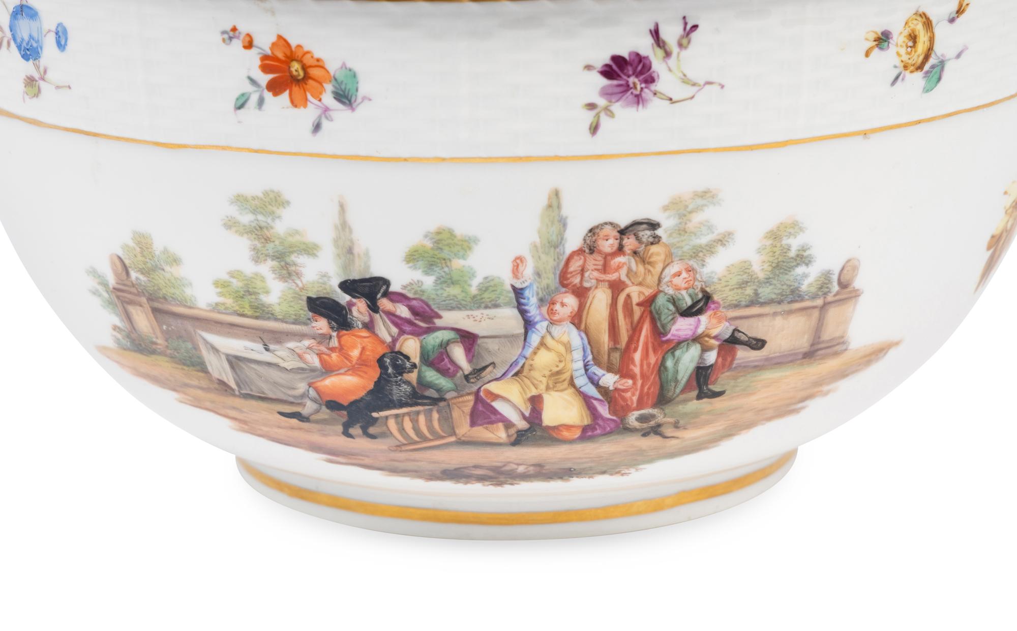 A Berlin (K.P.M.) Porcelain Covered Tureen