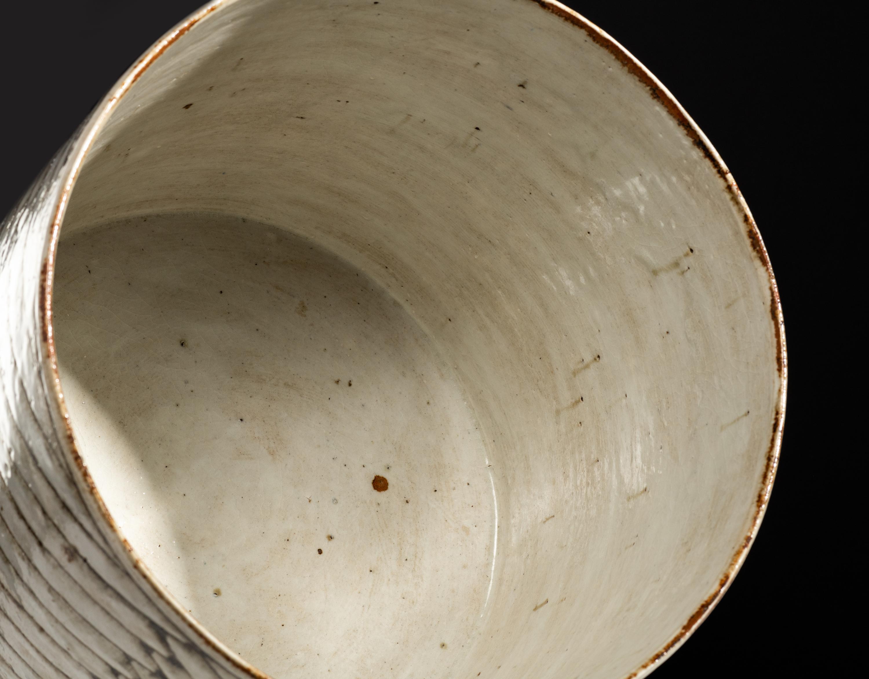 Monumental Cylindrical Vessel (kumme), 1976