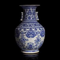 A Chinese Blue and White Ming Style Vase, Qianlong/Jiaqing Period — 清乾隆/嘉慶 青花花果紋賞瓶