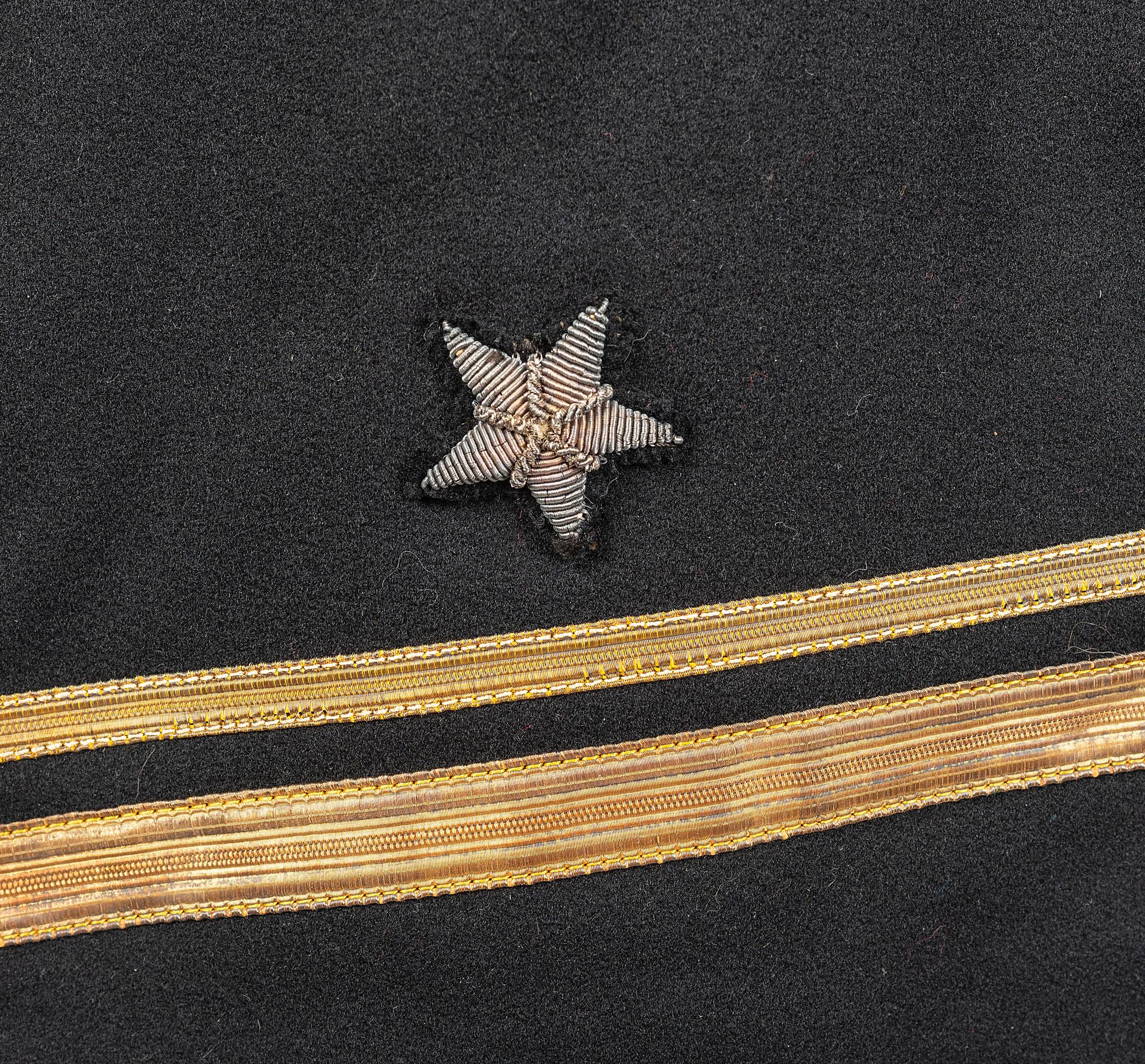 [MILITARIA]. Late 19th-to-early 20th-century US Navy officer's dress tailcoat.