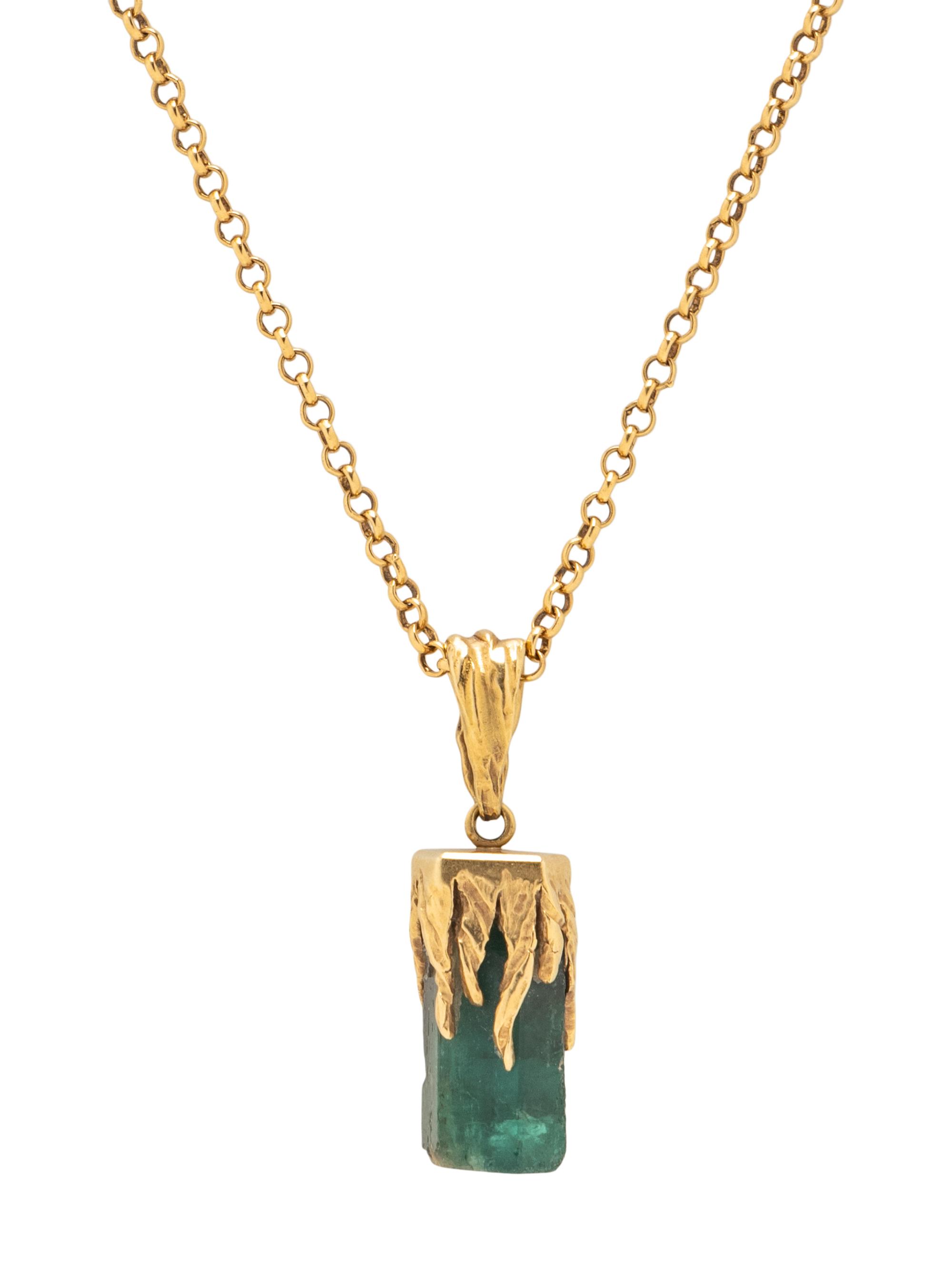 EMERALD CRYSTAL AND YELLOW GOLD PENDANT NECKLACE