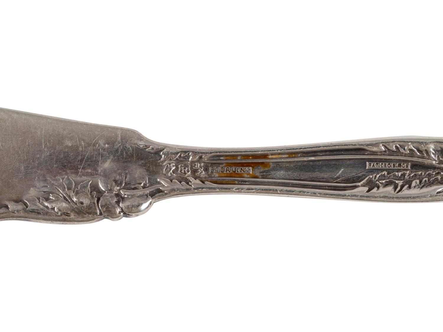 A Reed and Barton 'Love Disarmed' Silver Flatware Service