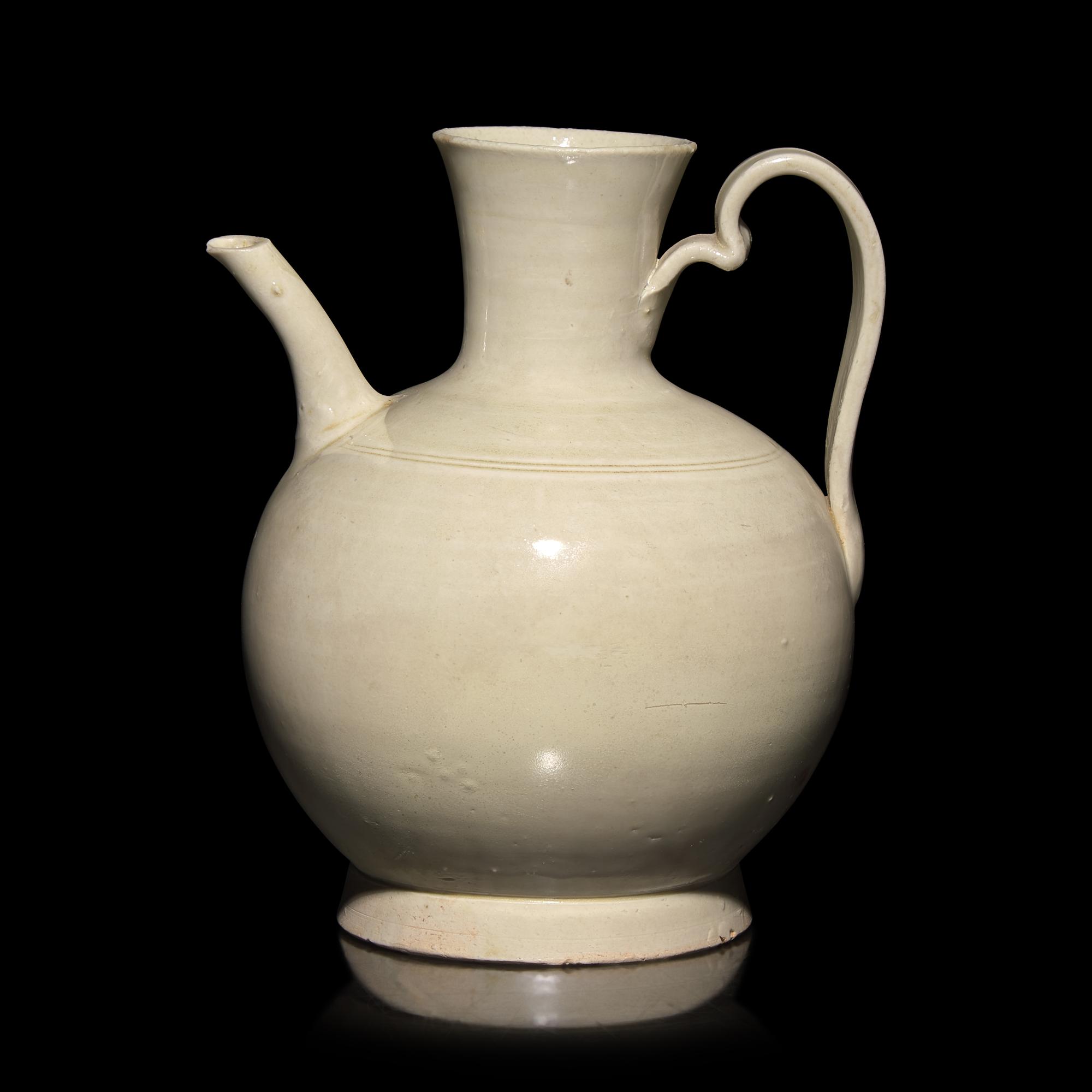 A Chinese Ding-Type White Glazed Ewer, Northern Song Dynasty — 北宋 仿定窯白釉執壺