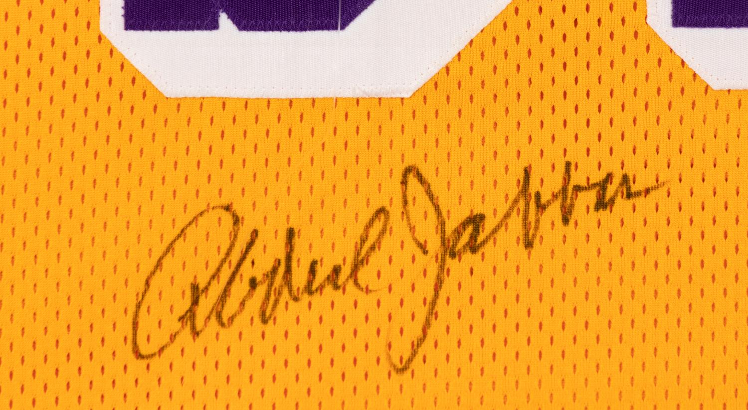 A Kareem Abdul-Jabbar Los Angeles Lakers Signed Autograph Jersey Display (Online Authentics Hologram),