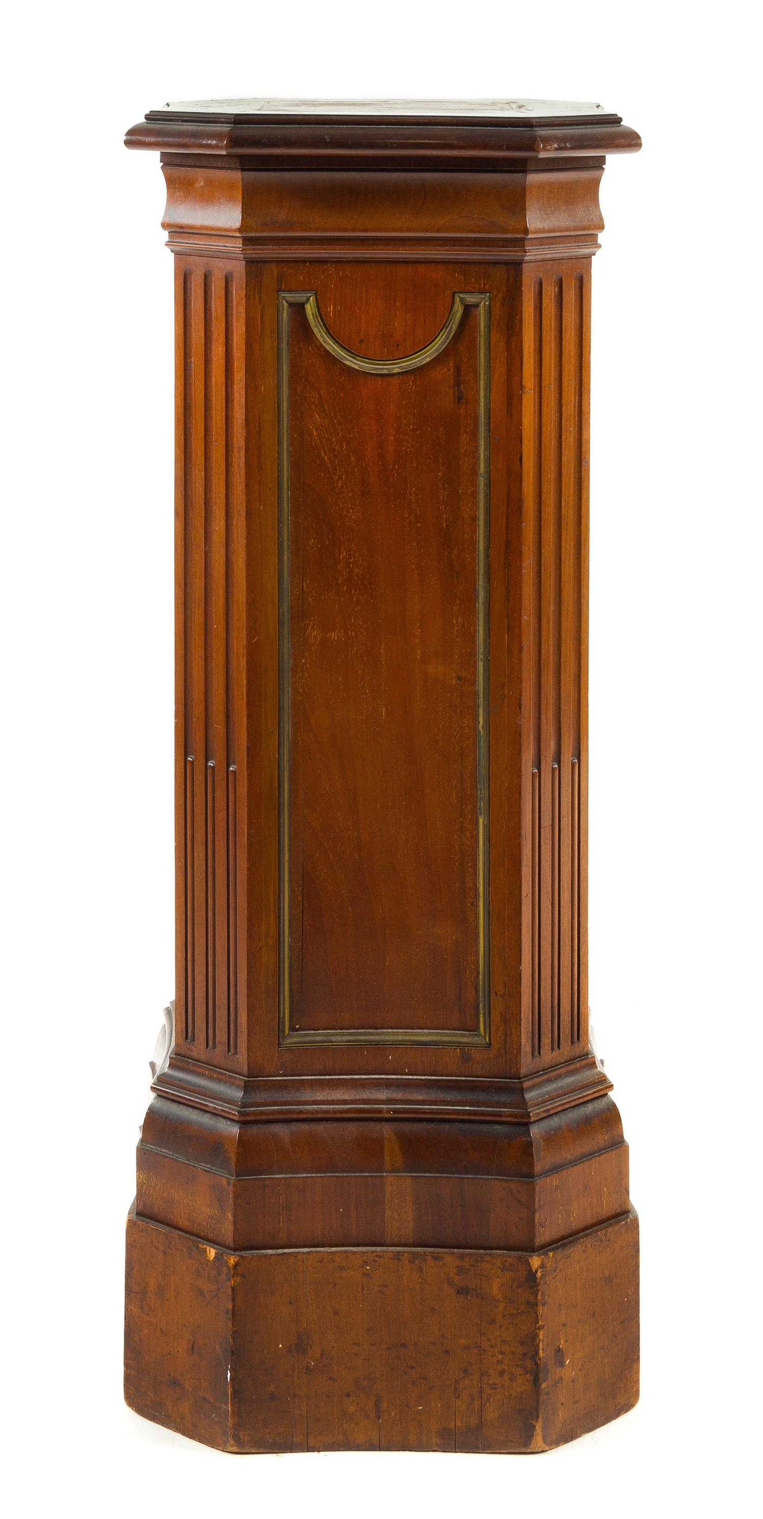 A George III Style Mahogany Pedestal Height 42 x width 16 1/4 x depth 15 1/4 inches. — 20TH CENTURY