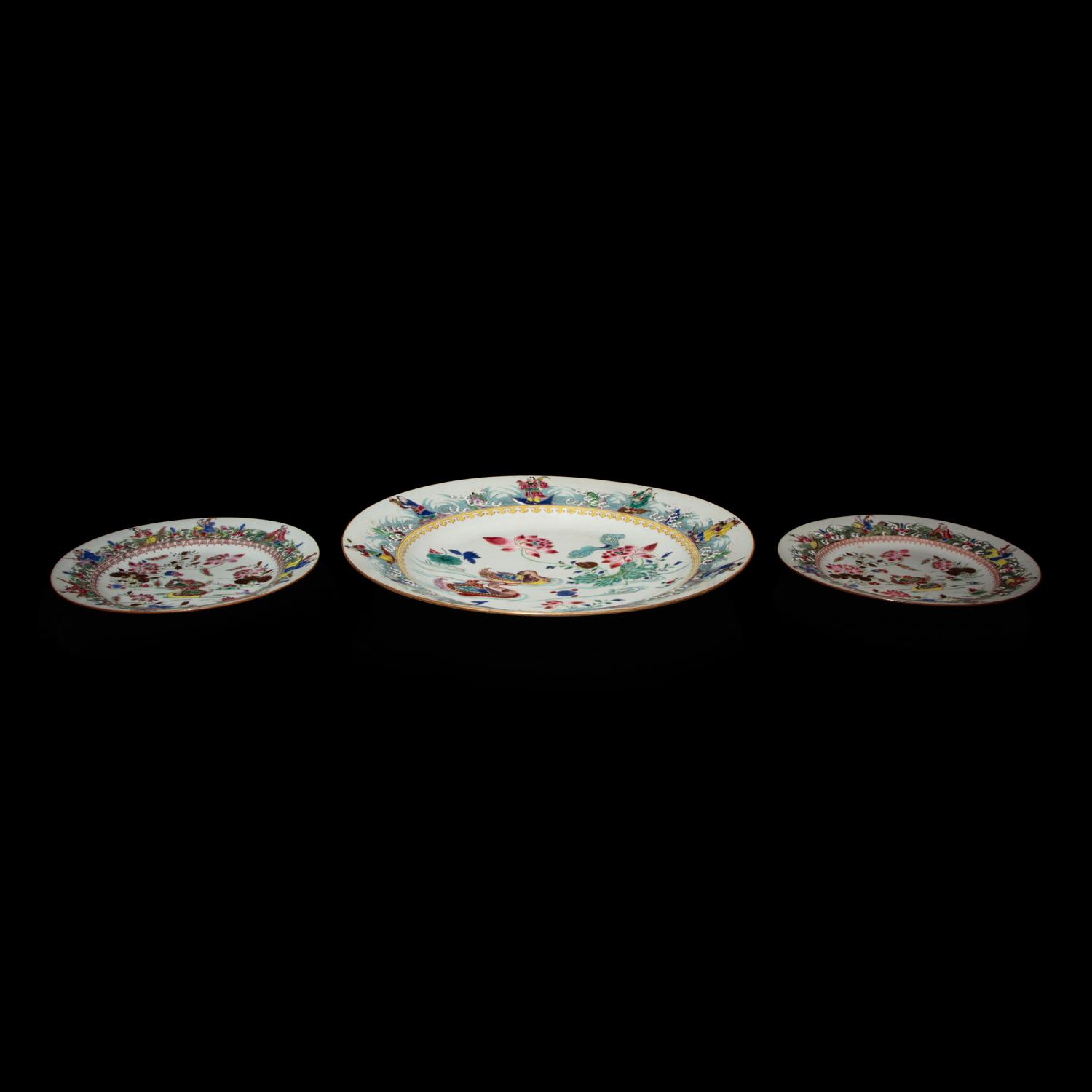 Three Chinese Export Porcelain "Mandarin Ducks and Immortals" Dishes, 18th Century — 清中期 外銷粉彩蓮塘雙鴨圖賞盤三件