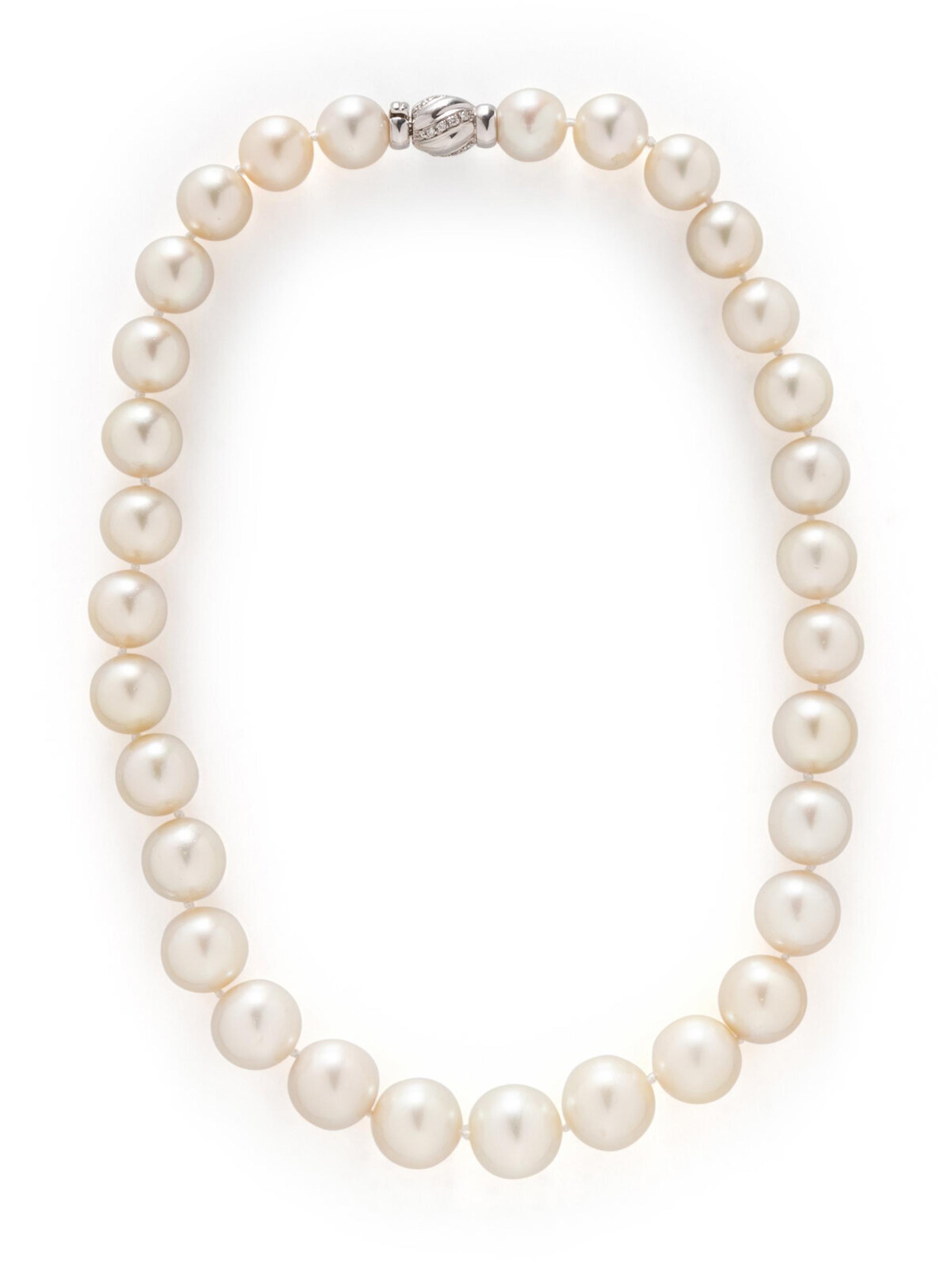CULTURED PEARL NECKLACE