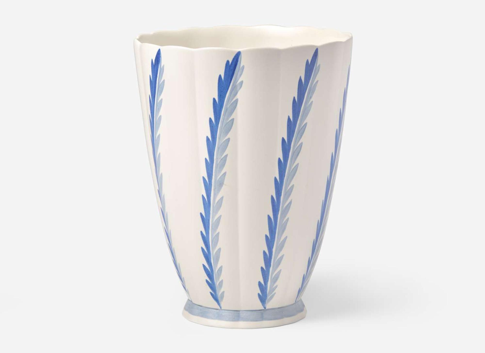 A Wedgwood Keith Murray Designed Moonstone Glazed Vase, UK, 1930s