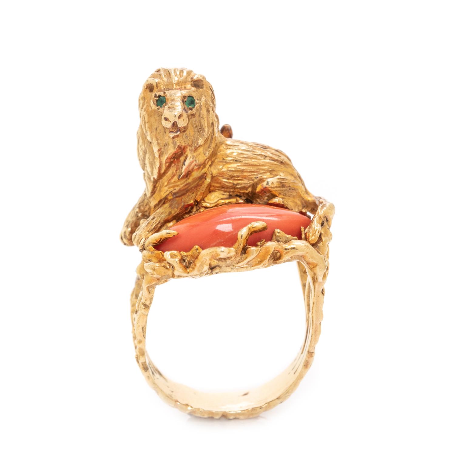 BARBARA ANTON, YELLOW GOLD AND CORAL LION RING