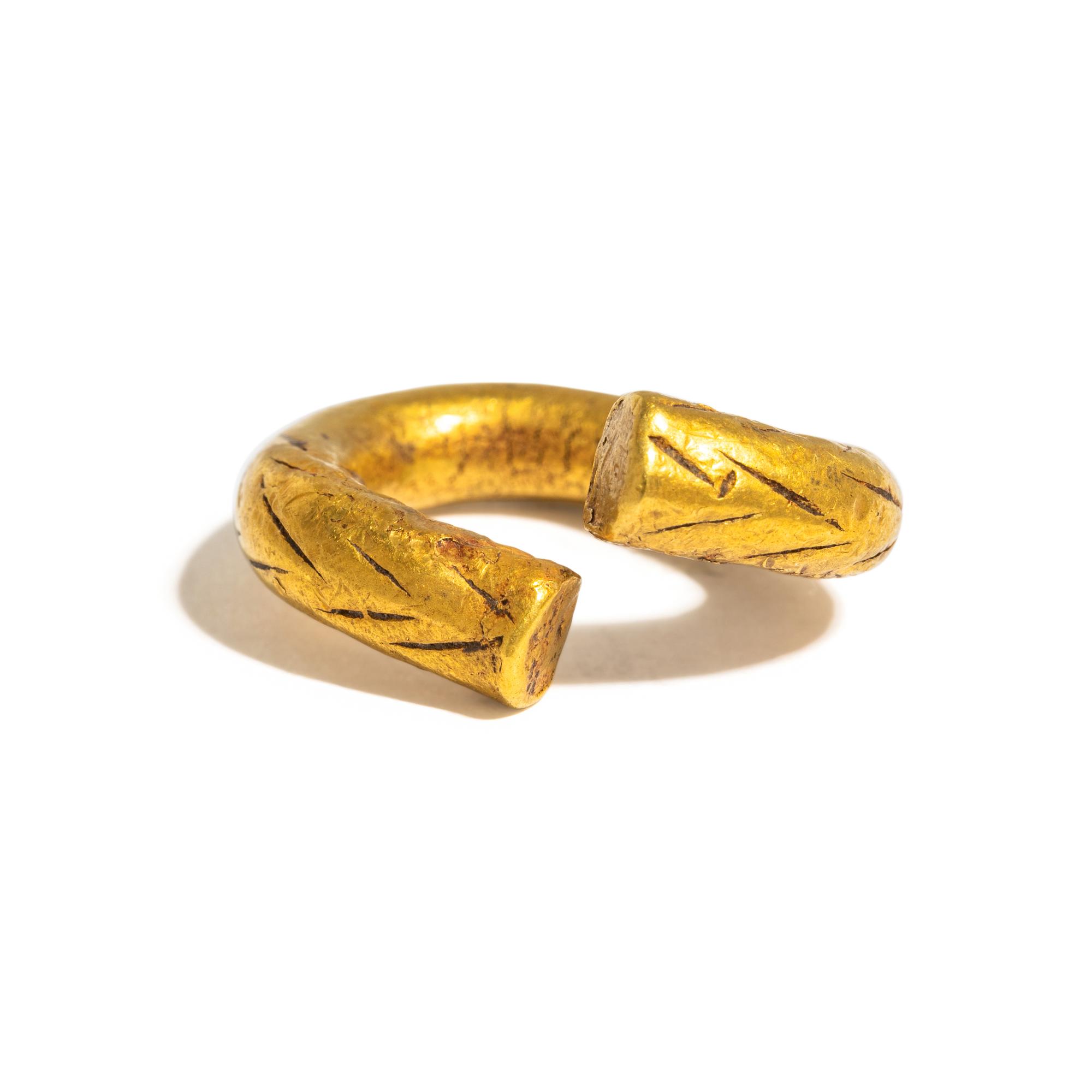 A Greek or Achaemenid Gold Hair Ring