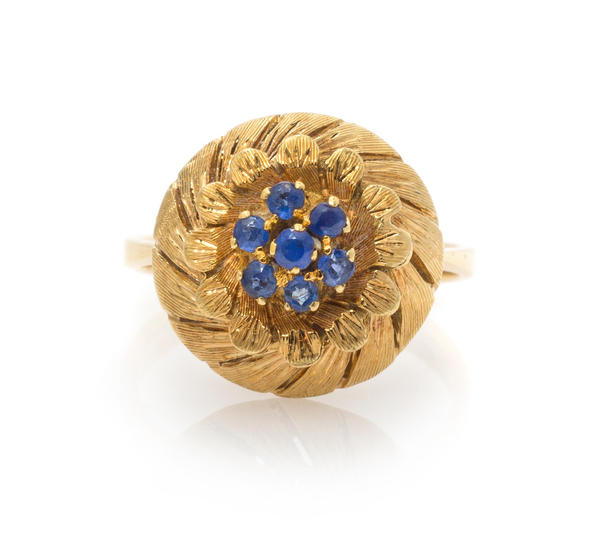 An 18 Karat Yellow Gold and Sapphire Ring, 3.40 dwts.
