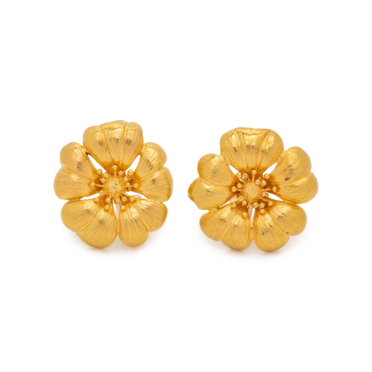 ILIAS LALAOUNIS, YELLOW GOLD 'BLOSSOM' EARCLIPS