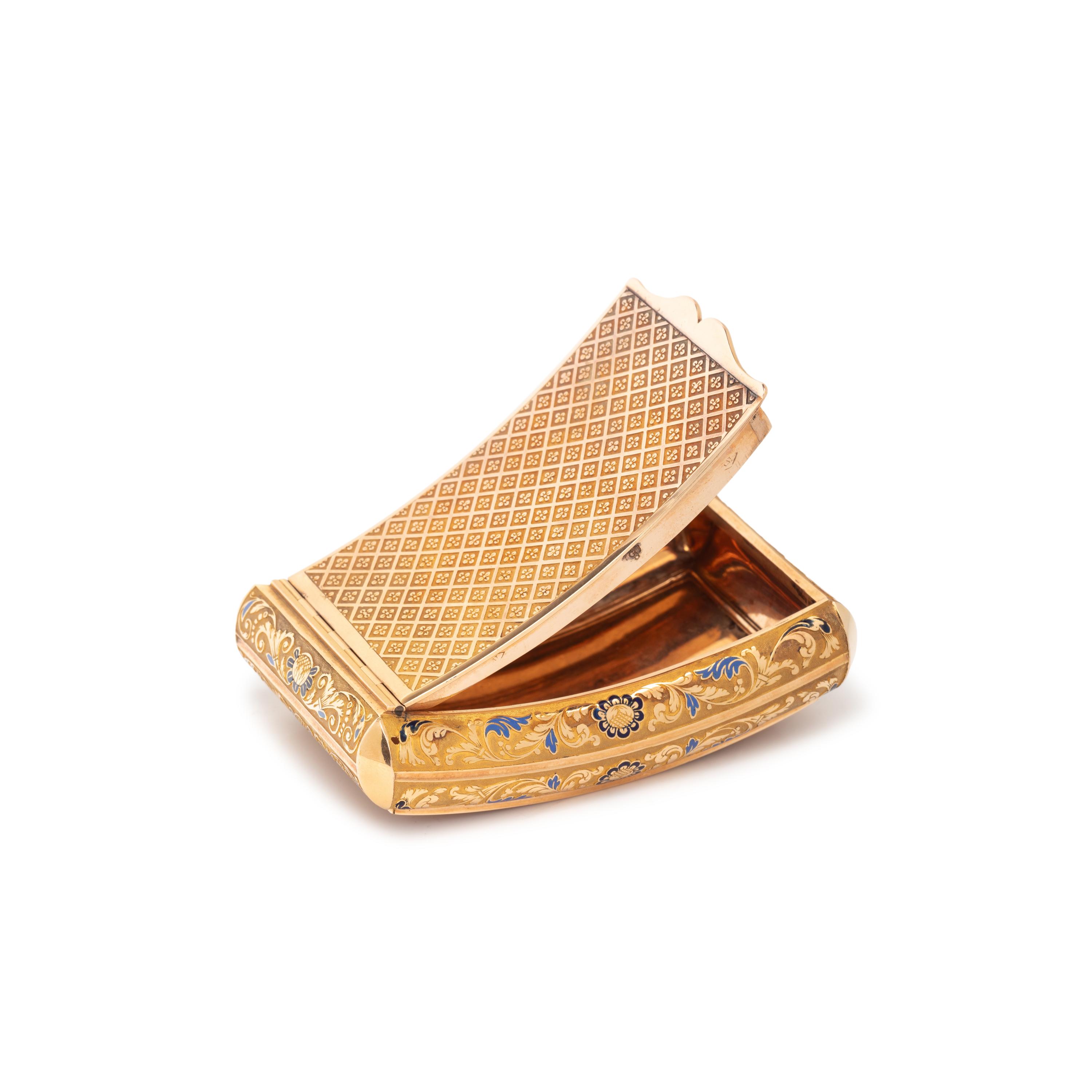 YELLOW GOLD AND ENAMEL SNUFF BOX