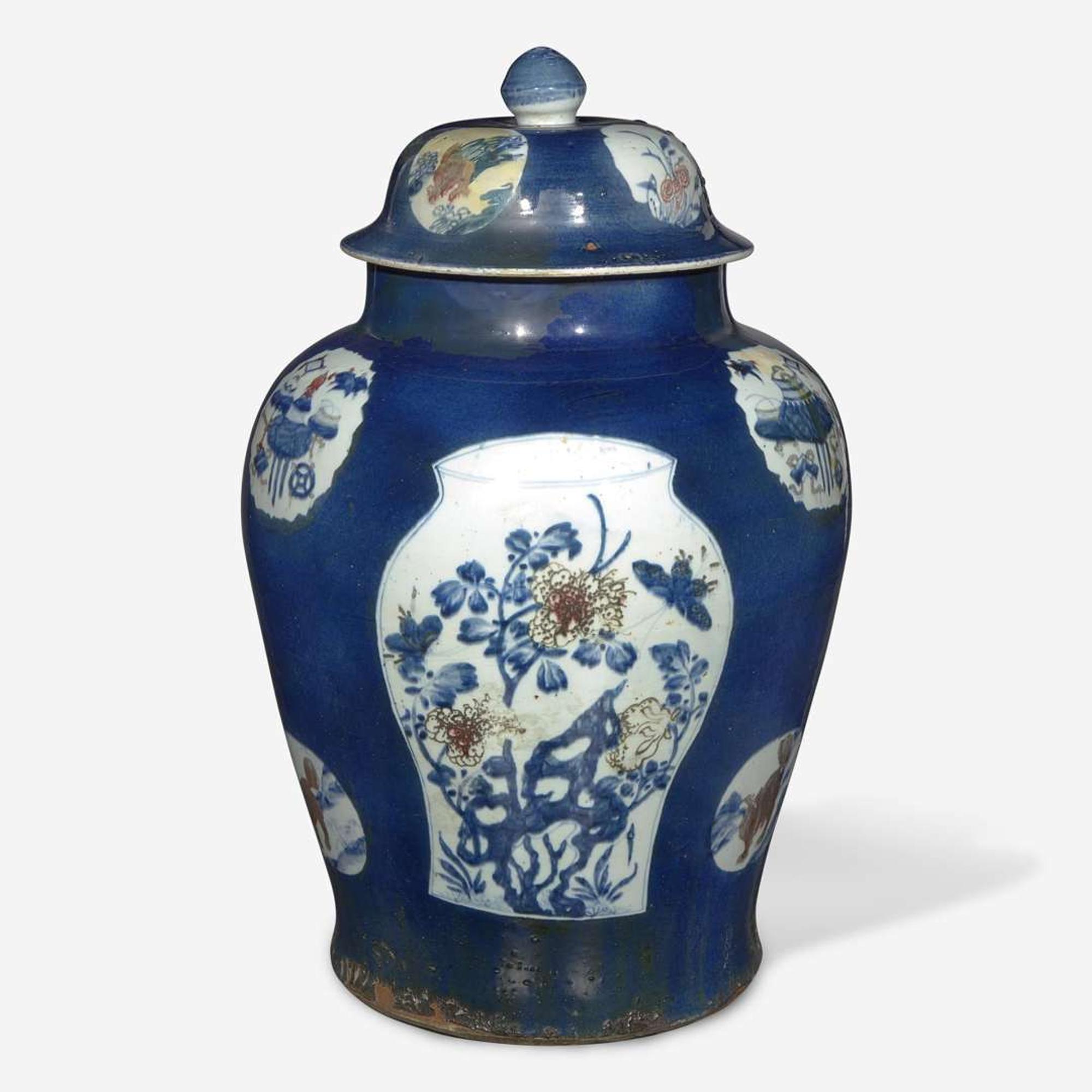 A very large Chinese underglaze blue and red jar and cover 青花釉里红大盖罐 18th century ????