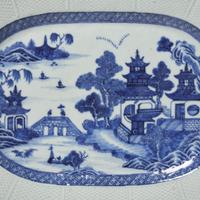 A Group of Four Chinese Export Porcelain Nanking Tablewares With Rare Basketweave Border