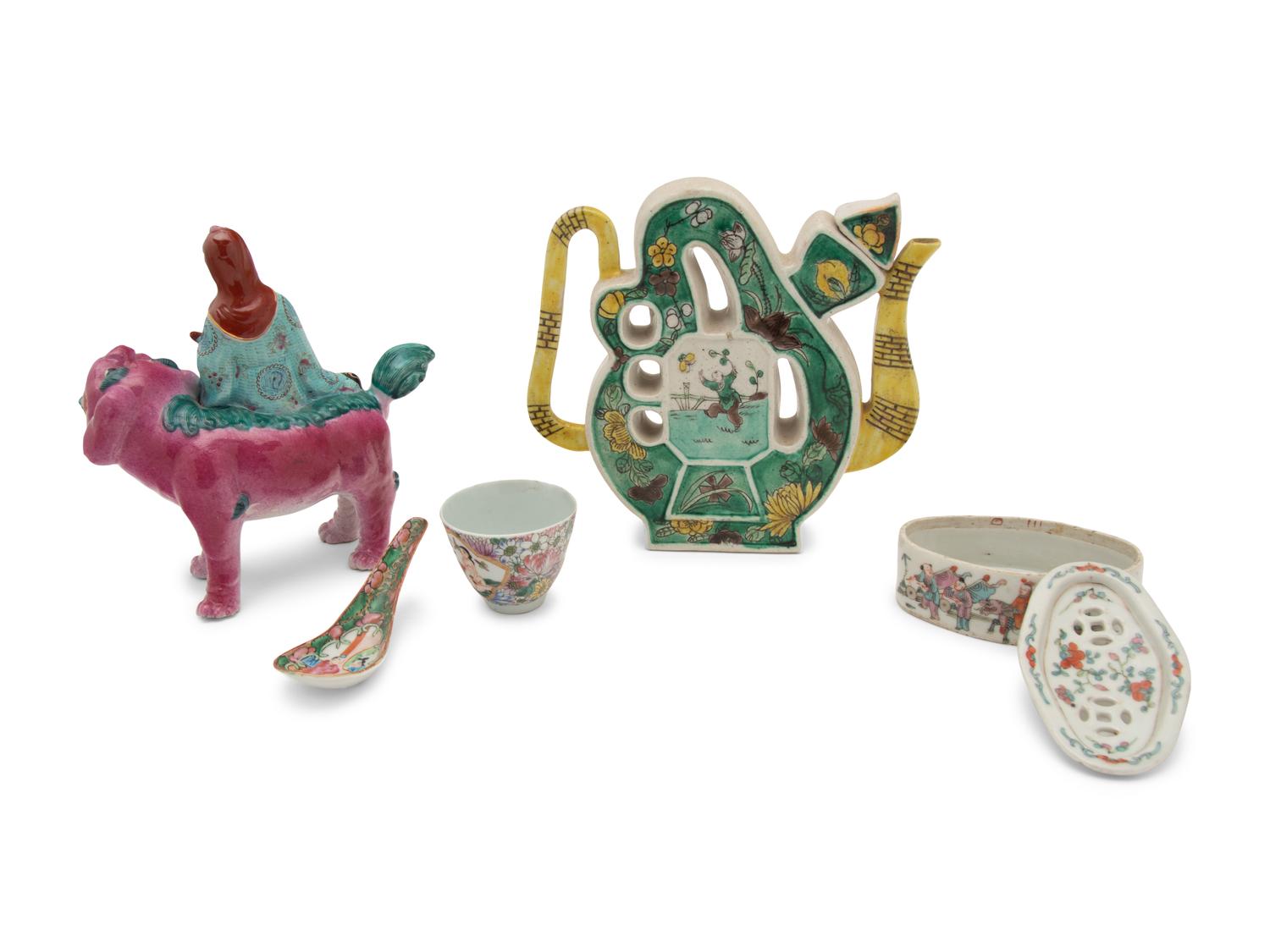 Five Chinese Famille Rose Porcelain Articles