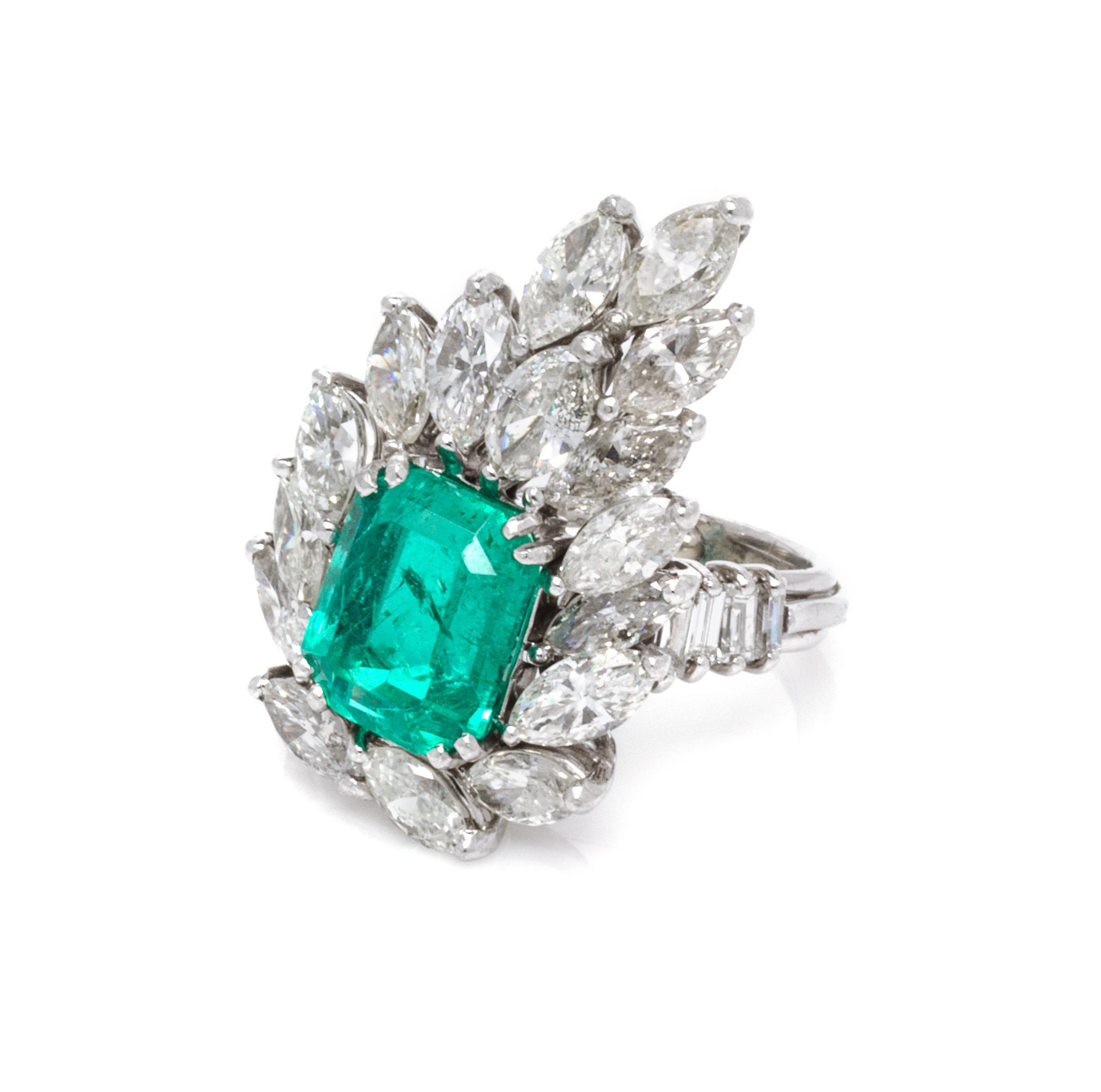 A Platinum, Emerald and Diamond Ring, 9.30 dwts.
