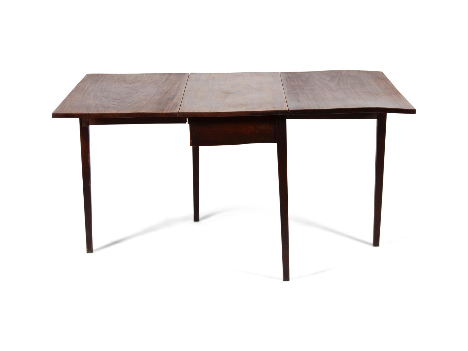 An American Mahogany Drop Leaf Table — 19TH CENTURY
