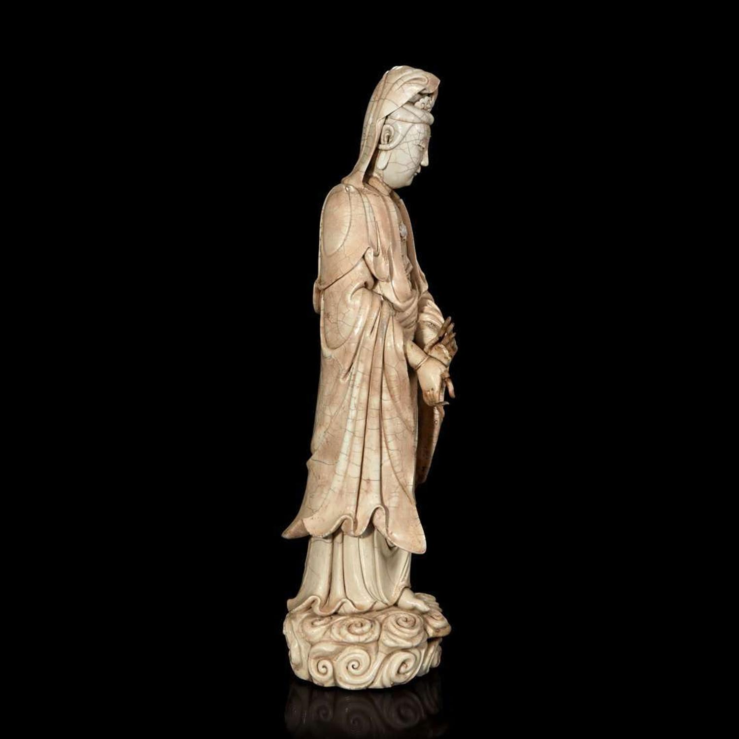 An exceptionally large Dehua blanc de Chine figure of Guanyin 德化窑观音像 Qing dynasty or earlier ????