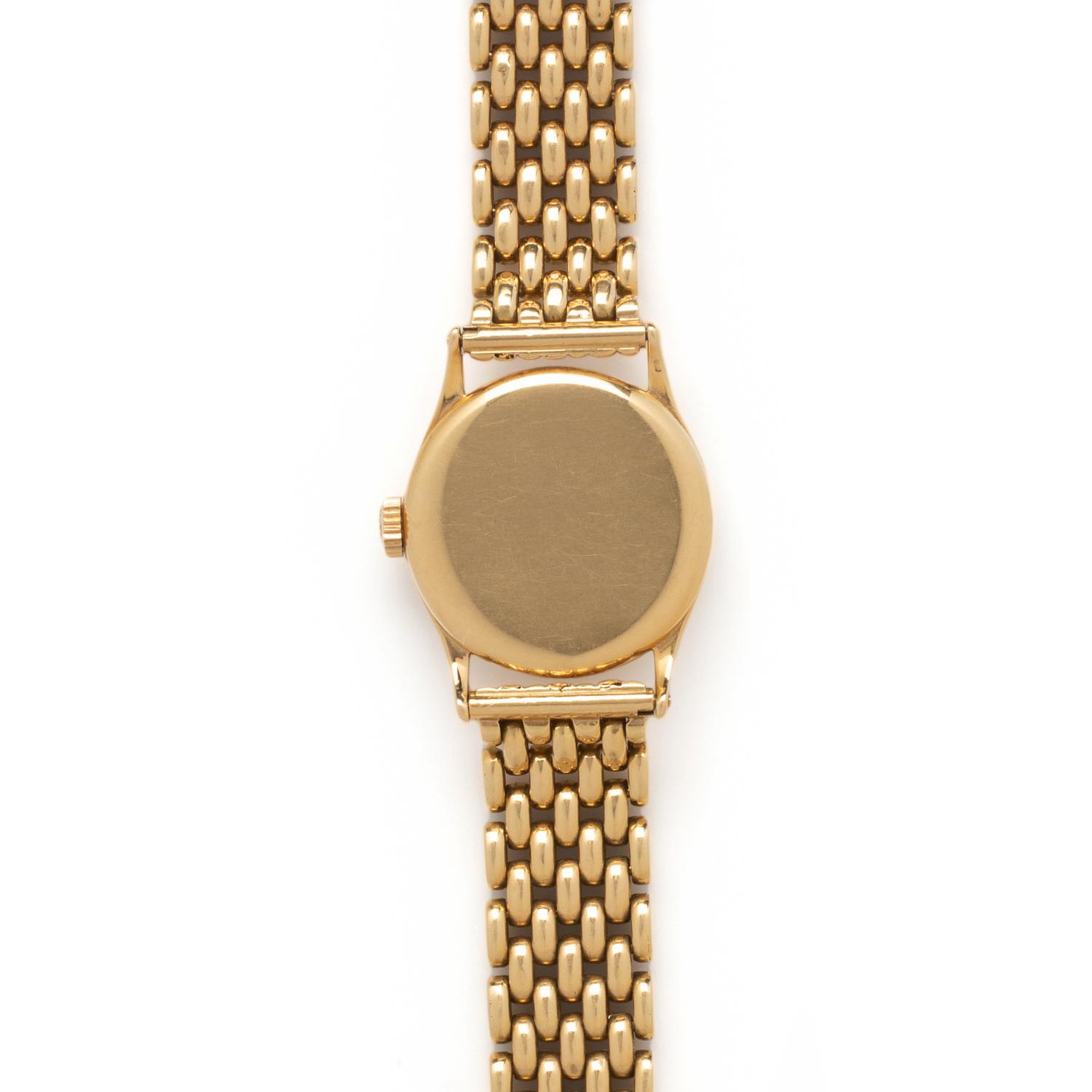 A WELL PRESERVED PATEK PHILIPPE, REF. 96 18K YELLOW GOLD 'CALATRAVA' WRISTWATCH, CIRCA 1945