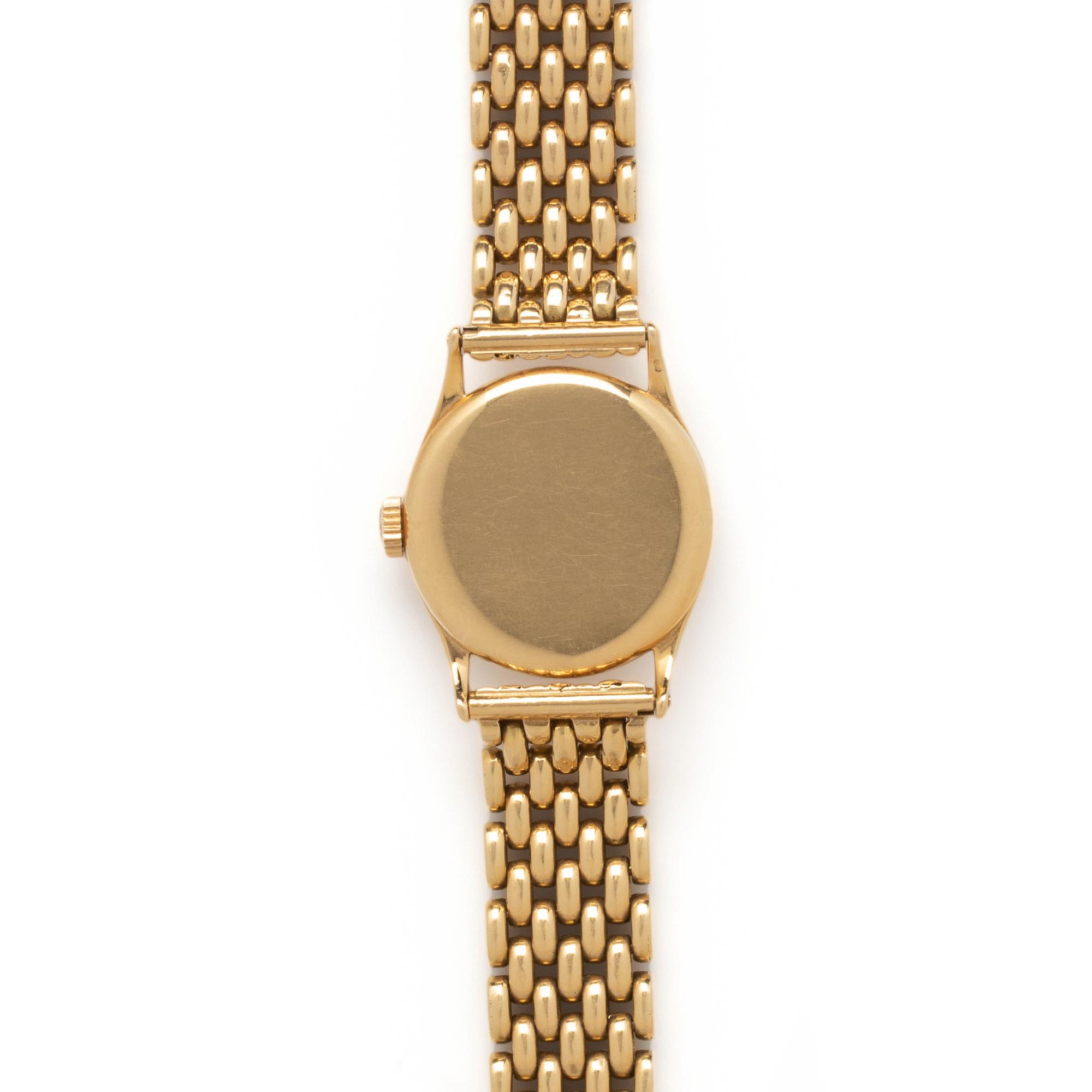 A WELL PRESERVED PATEK PHILIPPE, REF. 96 18K YELLOW GOLD 'CALATRAVA' WRISTWATCH, CIRCA 1945