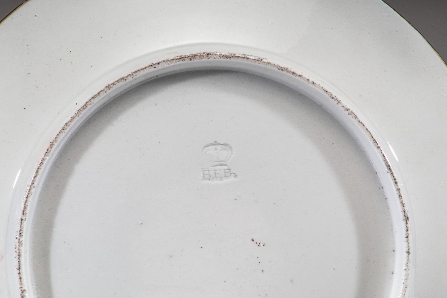 A Group of Worcester (Barr, Flight and Barr or Flight, Barr and Barr) Bat-Printed and Parcel Gilt Porcelain Table Articles