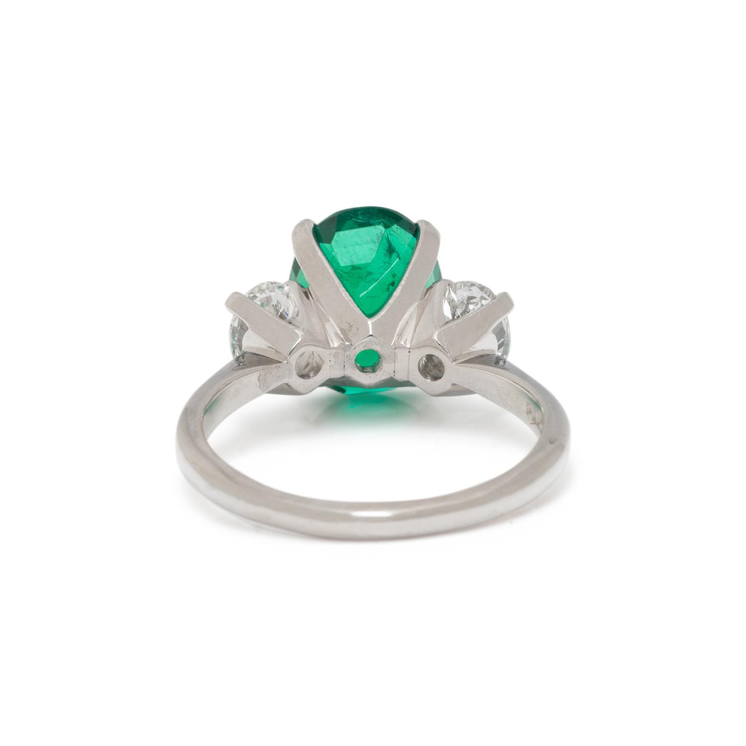 EMERALD AND DIAMOND RING
