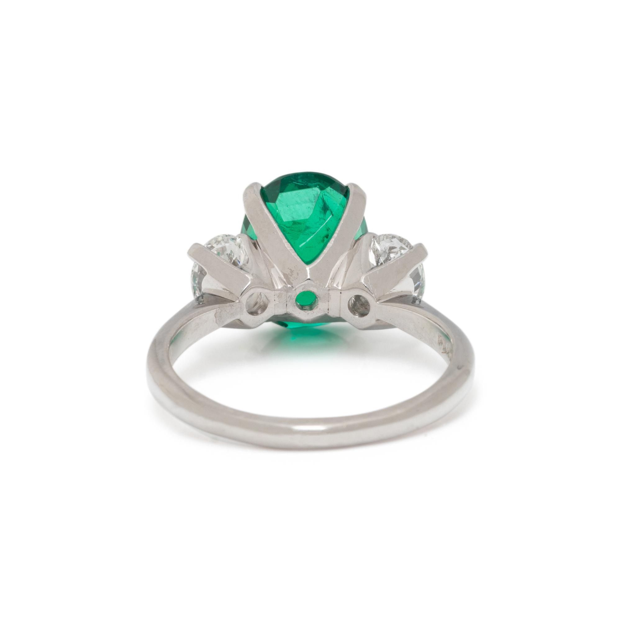 EMERALD AND DIAMOND RING