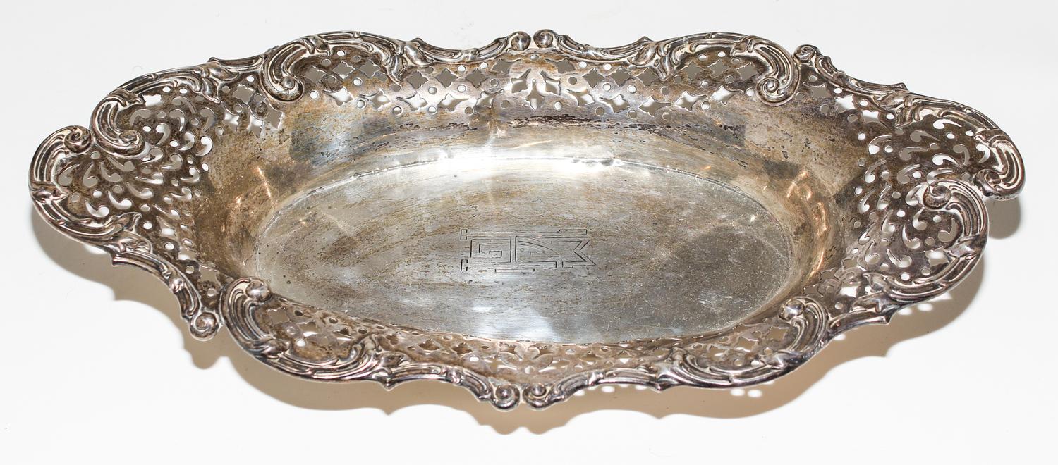 An American Silver Bowl, Woodside Sterling Co. Width 13 1/8 inches. — EARLY 20TH CENTURY