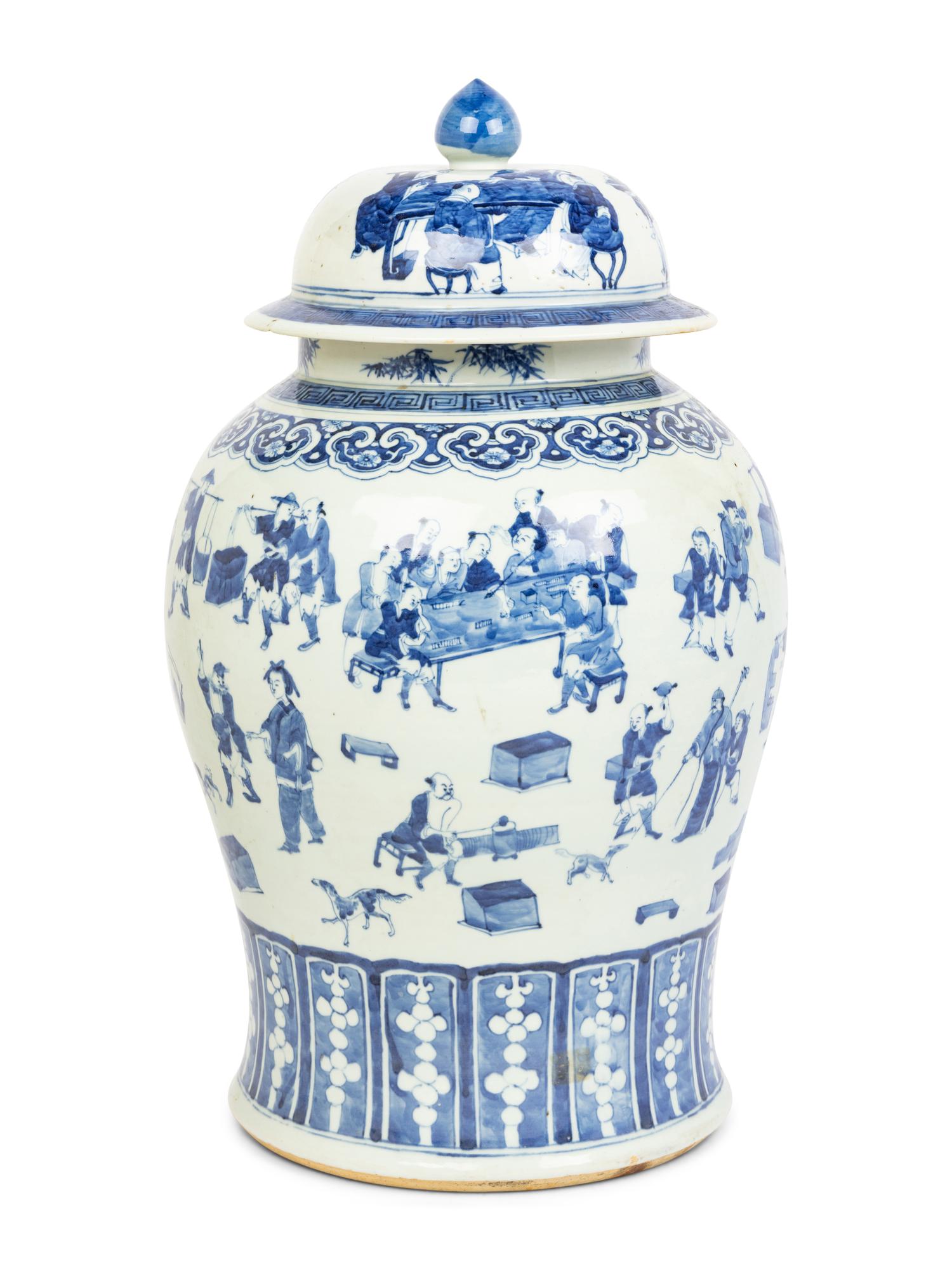 A Chinese Export Blue and White Porcelain Jar