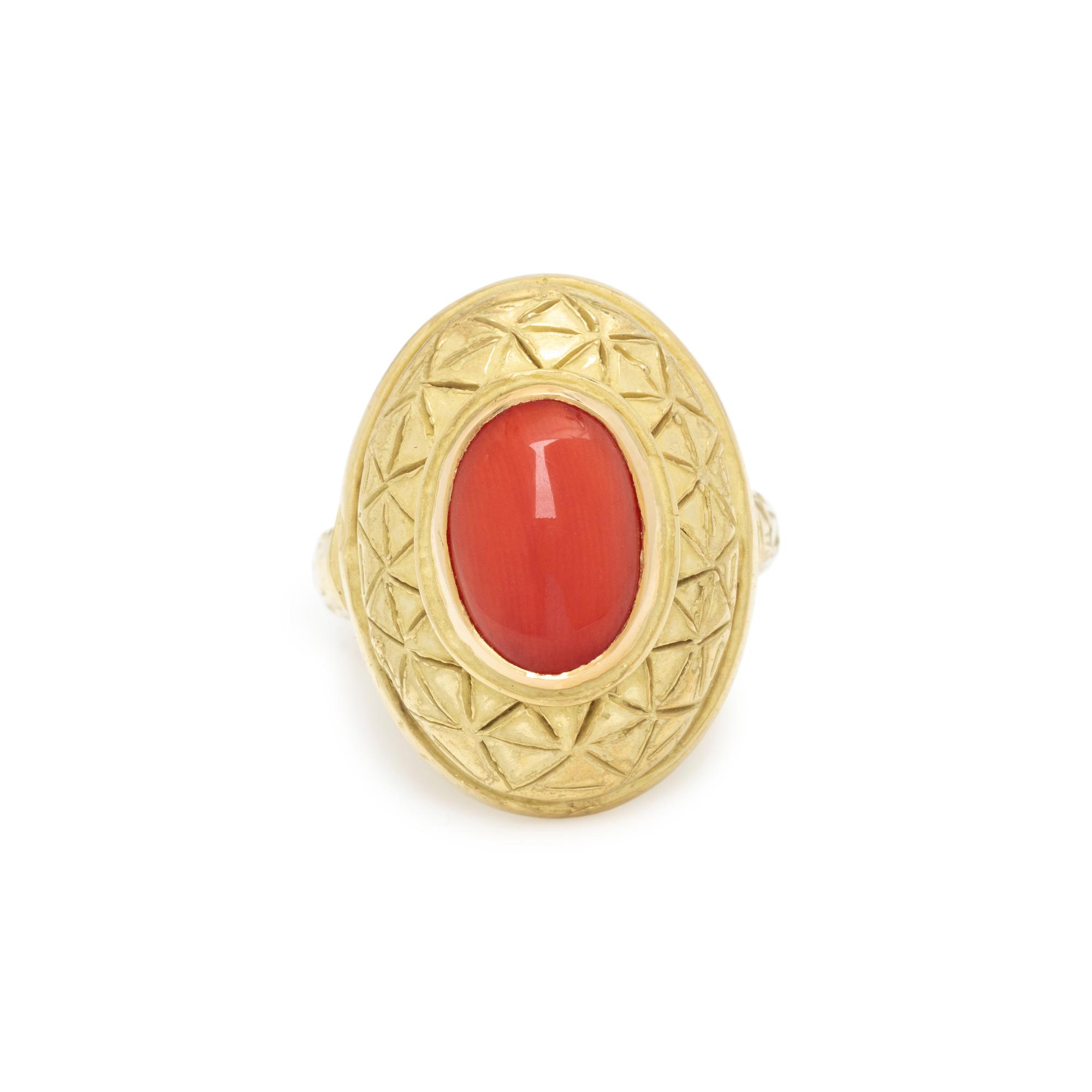 YELLOW GOLD AND CORAL RING