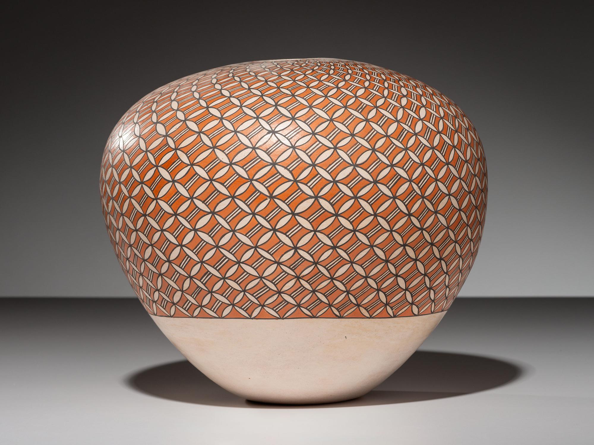 Fine Line Large Pottery Seed Jar