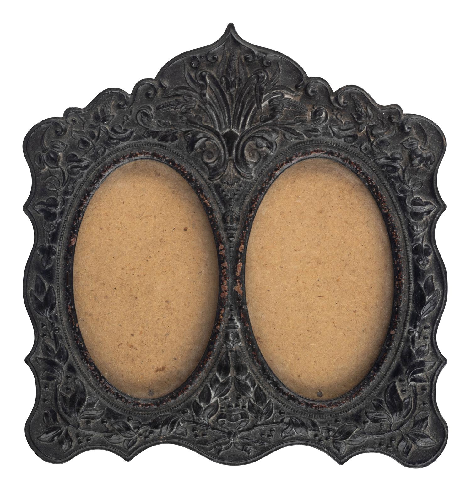 [EARLY PHOTOGRAPHY - CASES & FRAMES]. A group of 20 assorted union cases, most containing images, including: