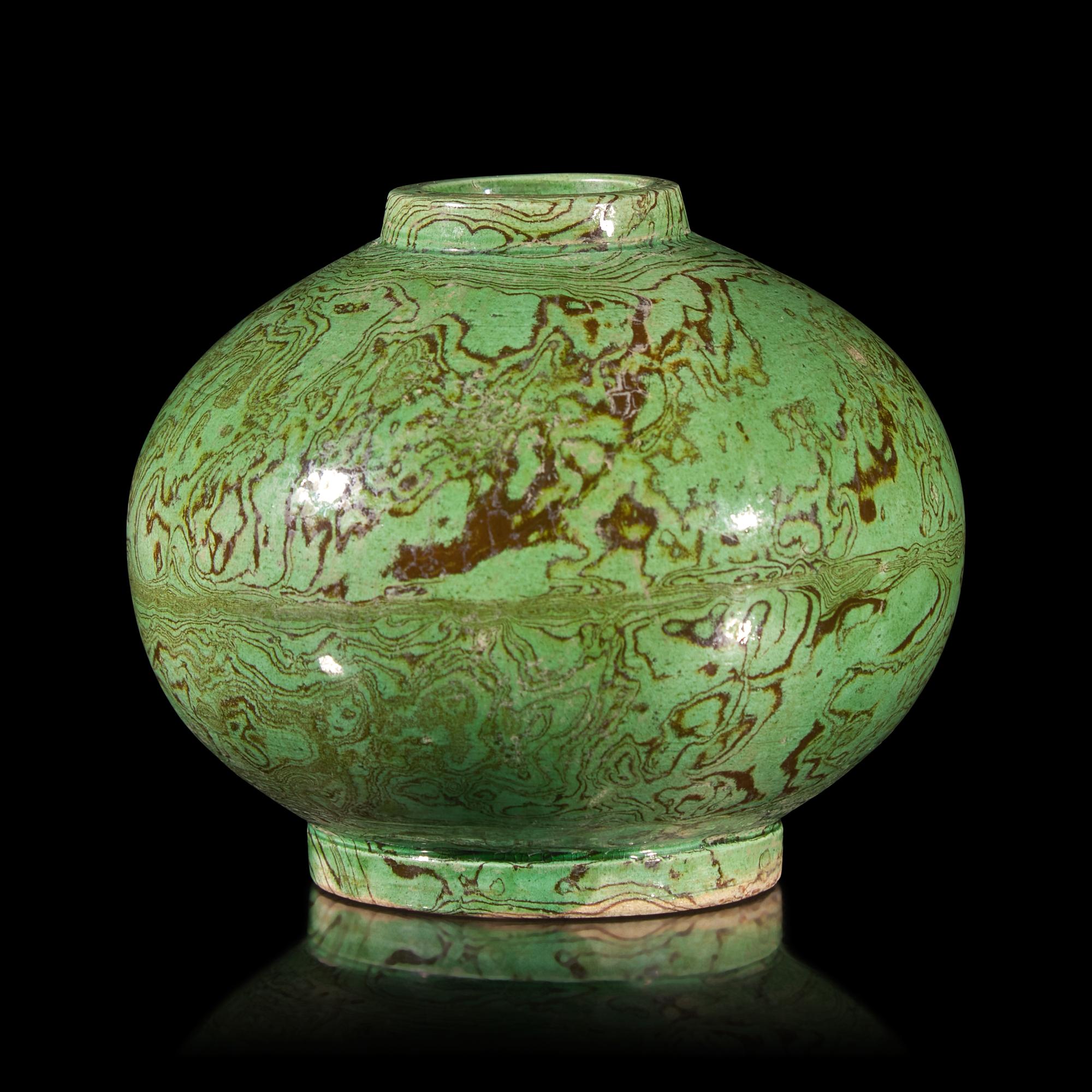 A Chinese Green Glazed Marbled Pottery Jar — 綠釉攪胎罐
