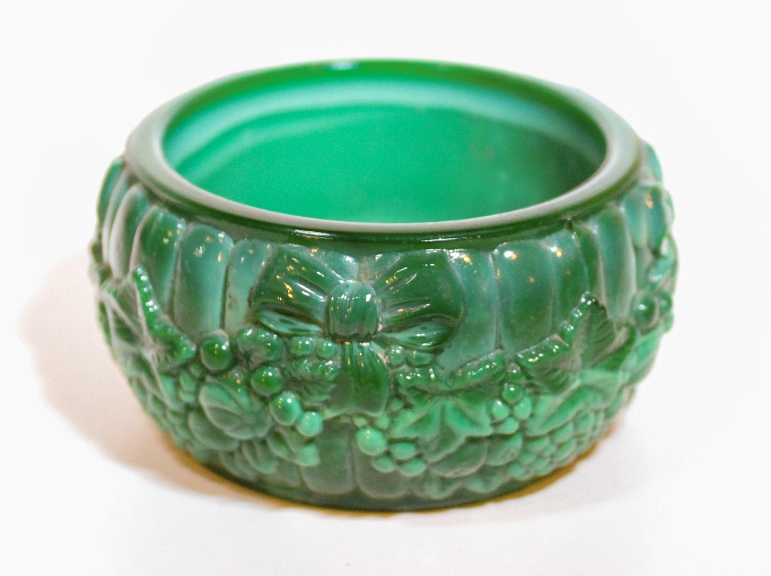 A Czech Agate Glass Bowl. Diameter 3 3/4 inches.
