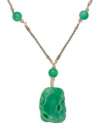 19TH CENTURY, CARVED JADE AND SEED PEARL NECKLACE