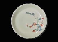 A Japanese Kakiemon palette lobed dish, circa 1700 日本柿右衛門式小碟 約1700年