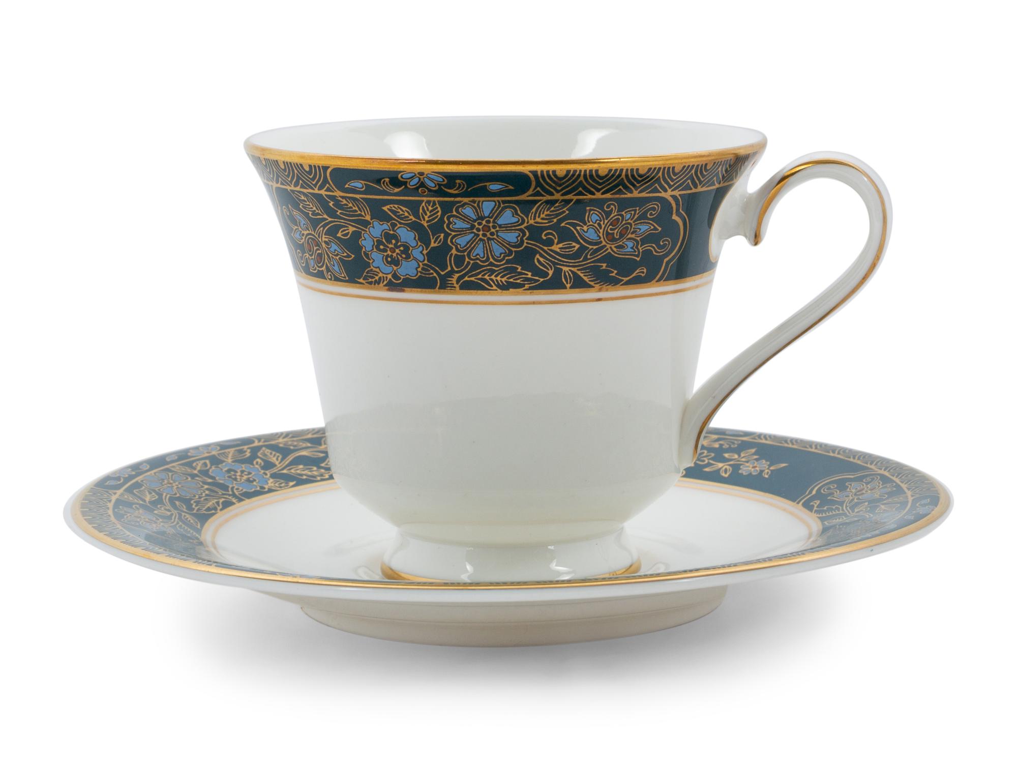 A Royal Doulton Carlyle Dinner Service