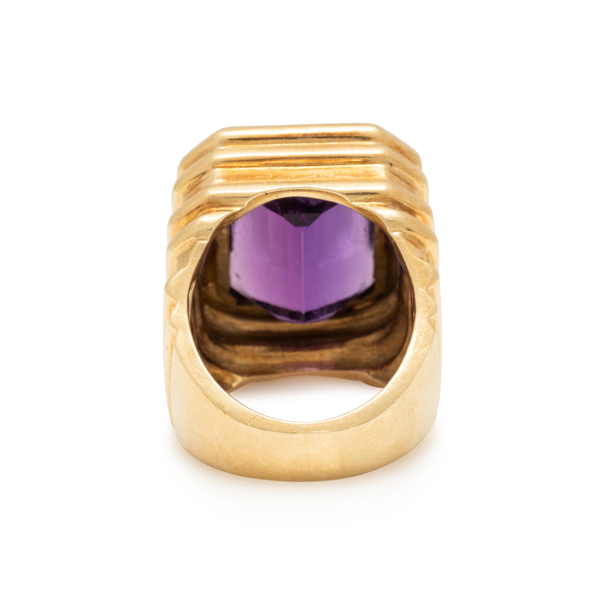 AMETHYST AND YELLOW GOLD RING