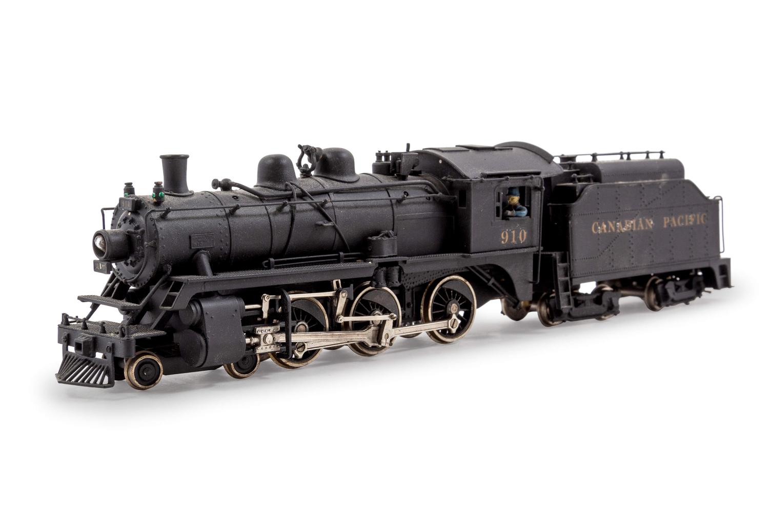 A United Scale Models HO-Gauge Canadian Pacific 4-6-0 Locomotive and Tender