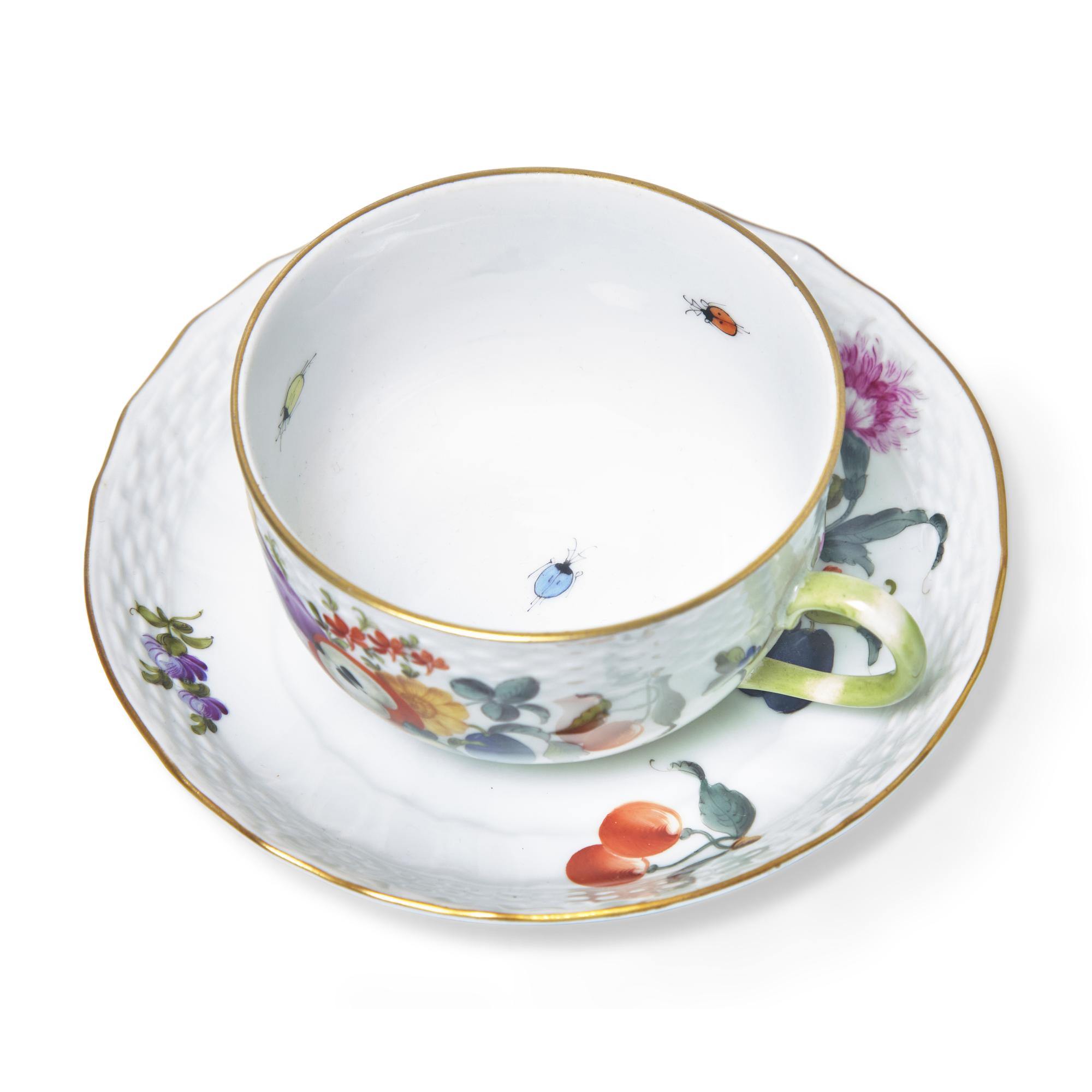 A Herend Fruits and Flowers Porcelain Dinner Service