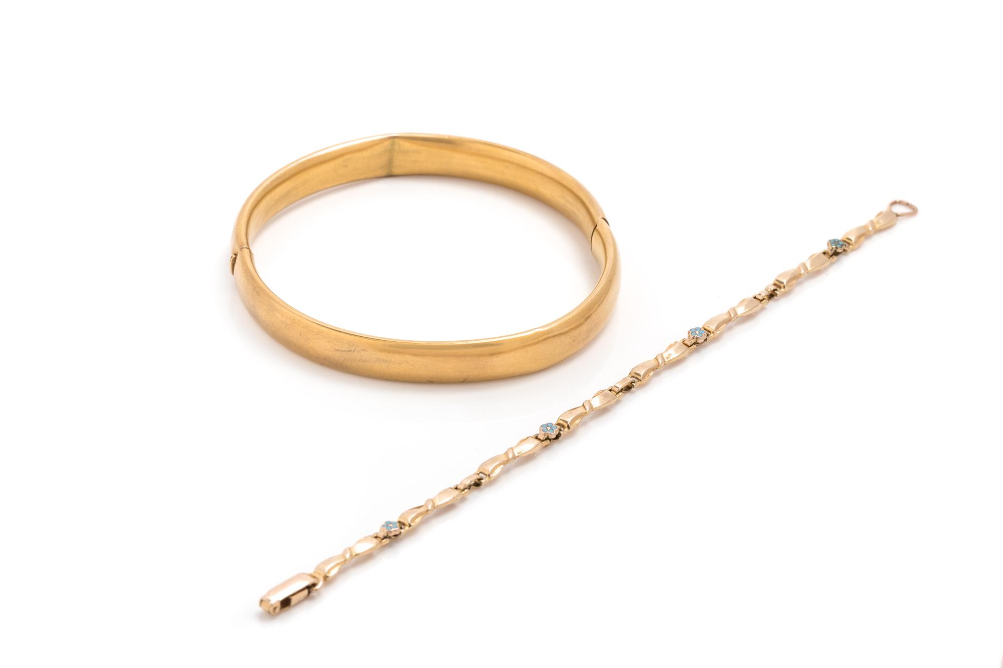 COLLECTION OF YELLOW GOLD BRACELETS