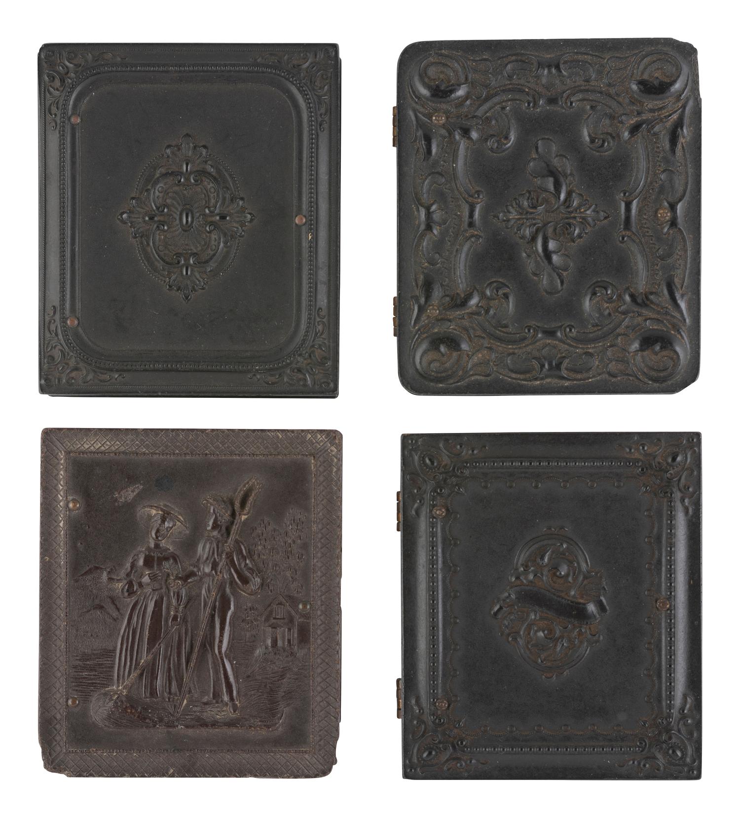 [CIVIL WAR]. 4 ninth plate images of soldiers housed in Union cases.